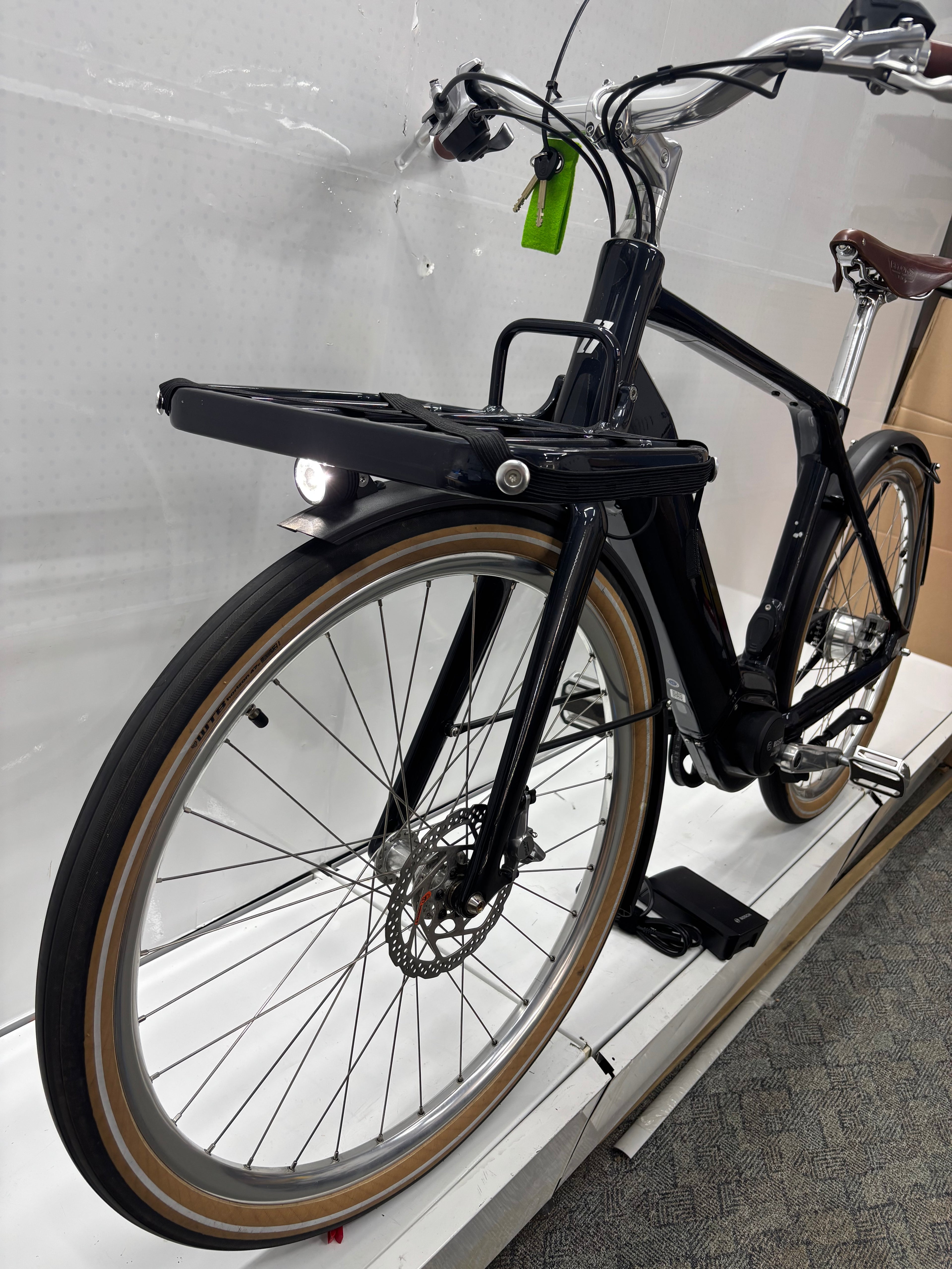 Schindelhauer E-Bike mit Frontkorb, Alfine 8 Hang, Brooks