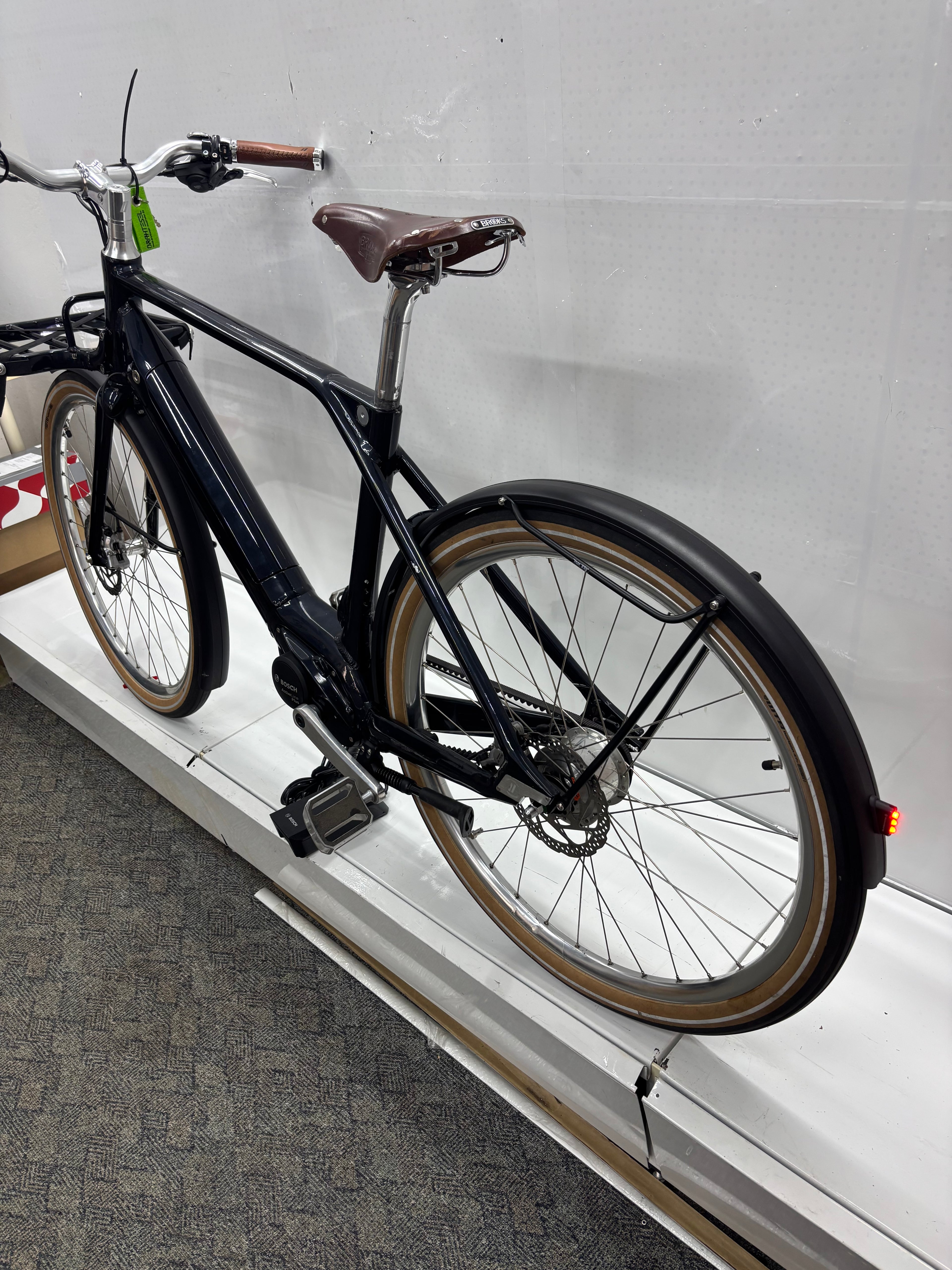 Schindelhauer E-Bike mit Frontkorb, Alfine 8 Hang, Brooks