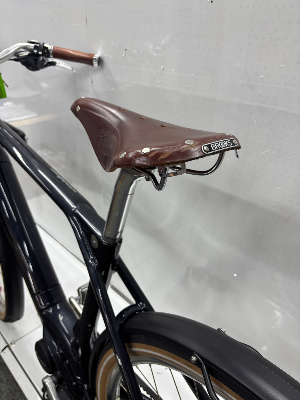 Schindelhauer E-Bike mit Frontkorb, Alfine 8 Hang, Brooks