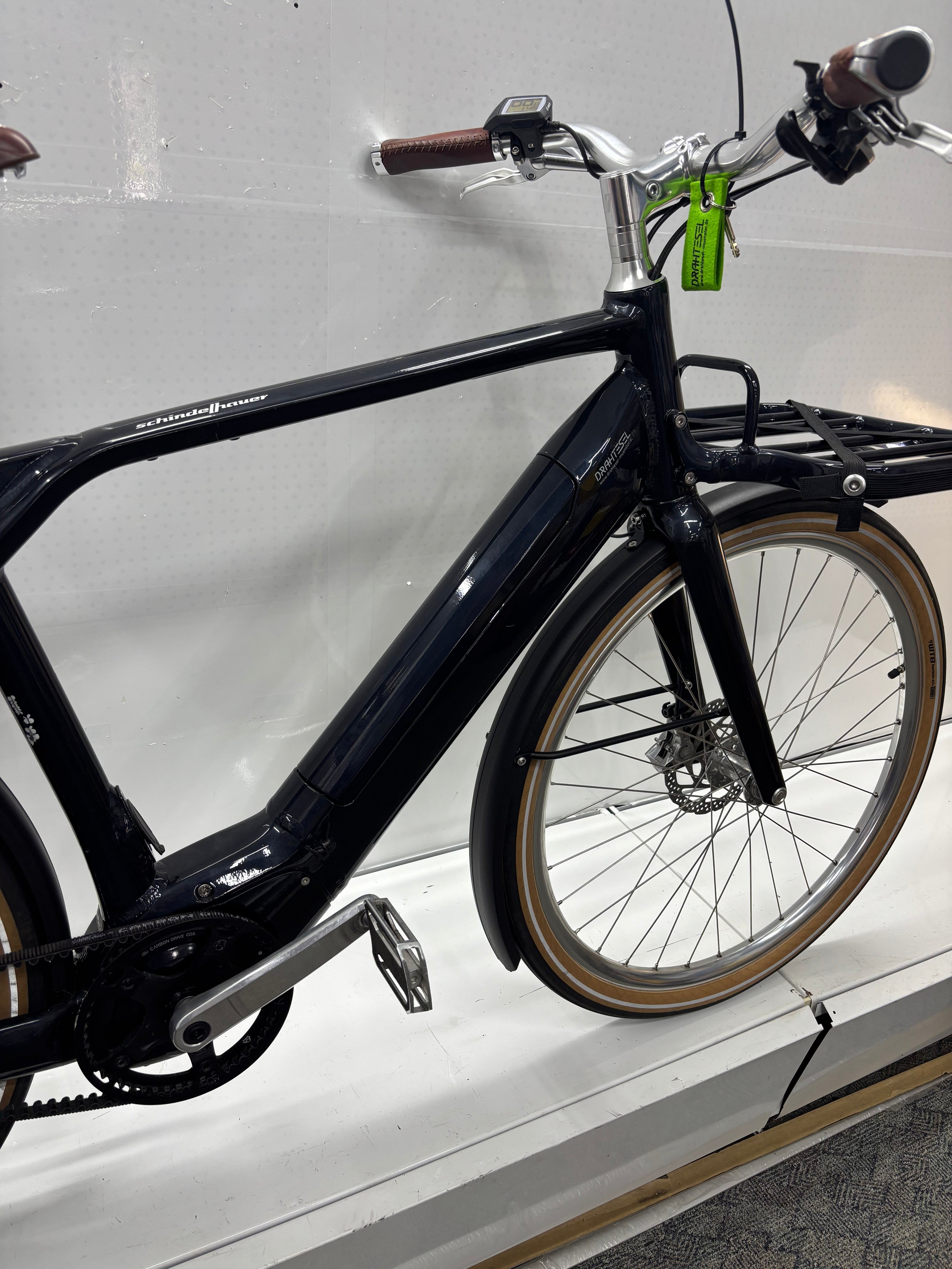 Schindelhauer E-Bike mit Frontkorb, Alfine 8 Hang, Brooks