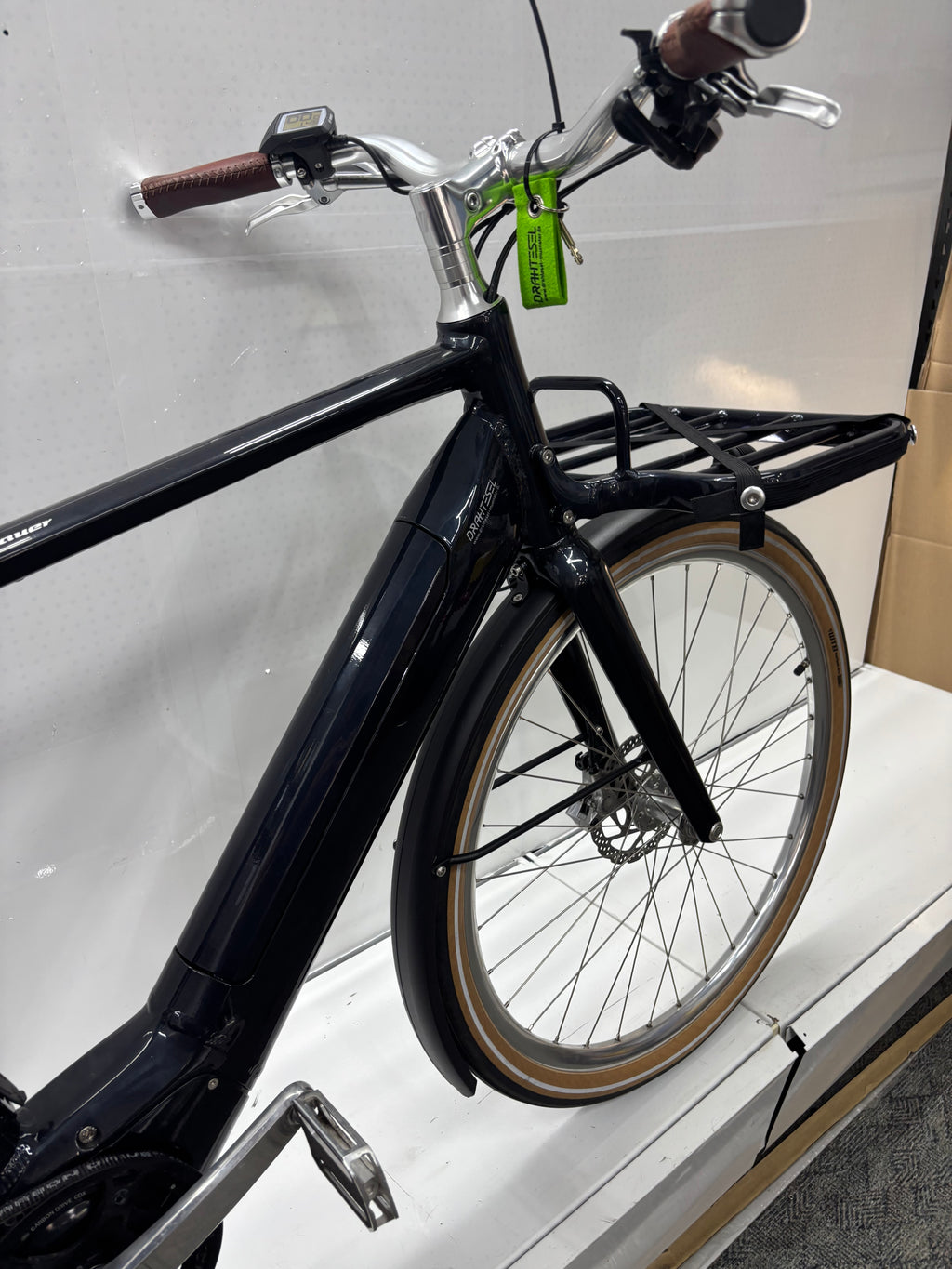 Schindelhauer E-Bike mit Frontkorb, Alfine 8 Hang, Brooks