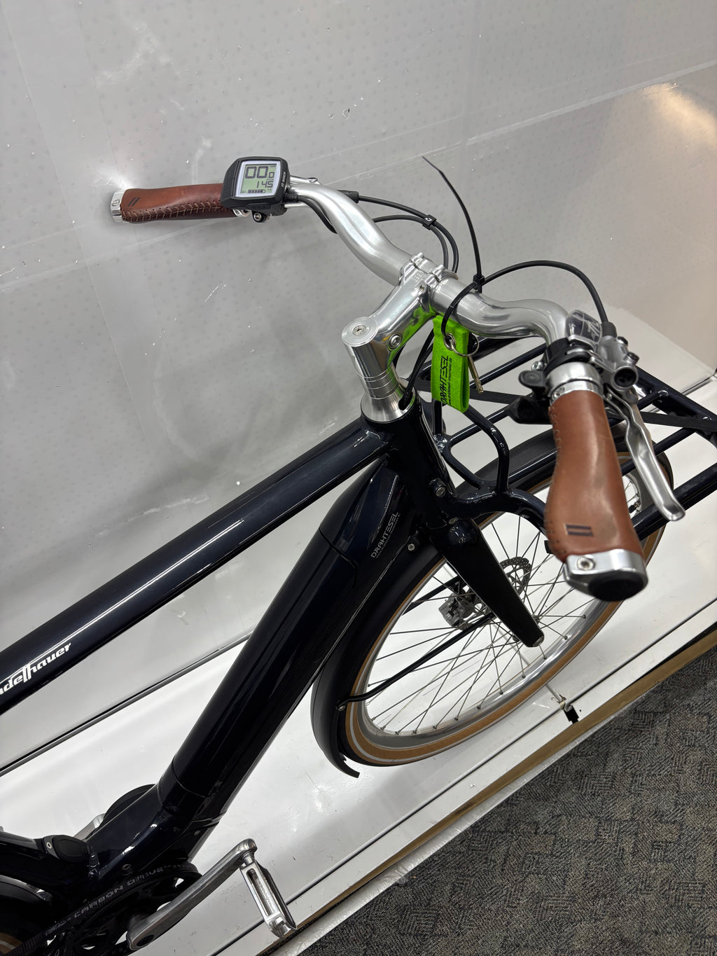 Schindelhauer E-Bike mit Frontkorb, Alfine 8 Hang, Brooks