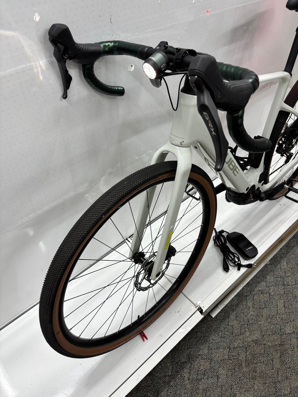Cube Nuroad Hybrid C62 Race, E-Gravel-Bike, keine 1000 Km gefahren!