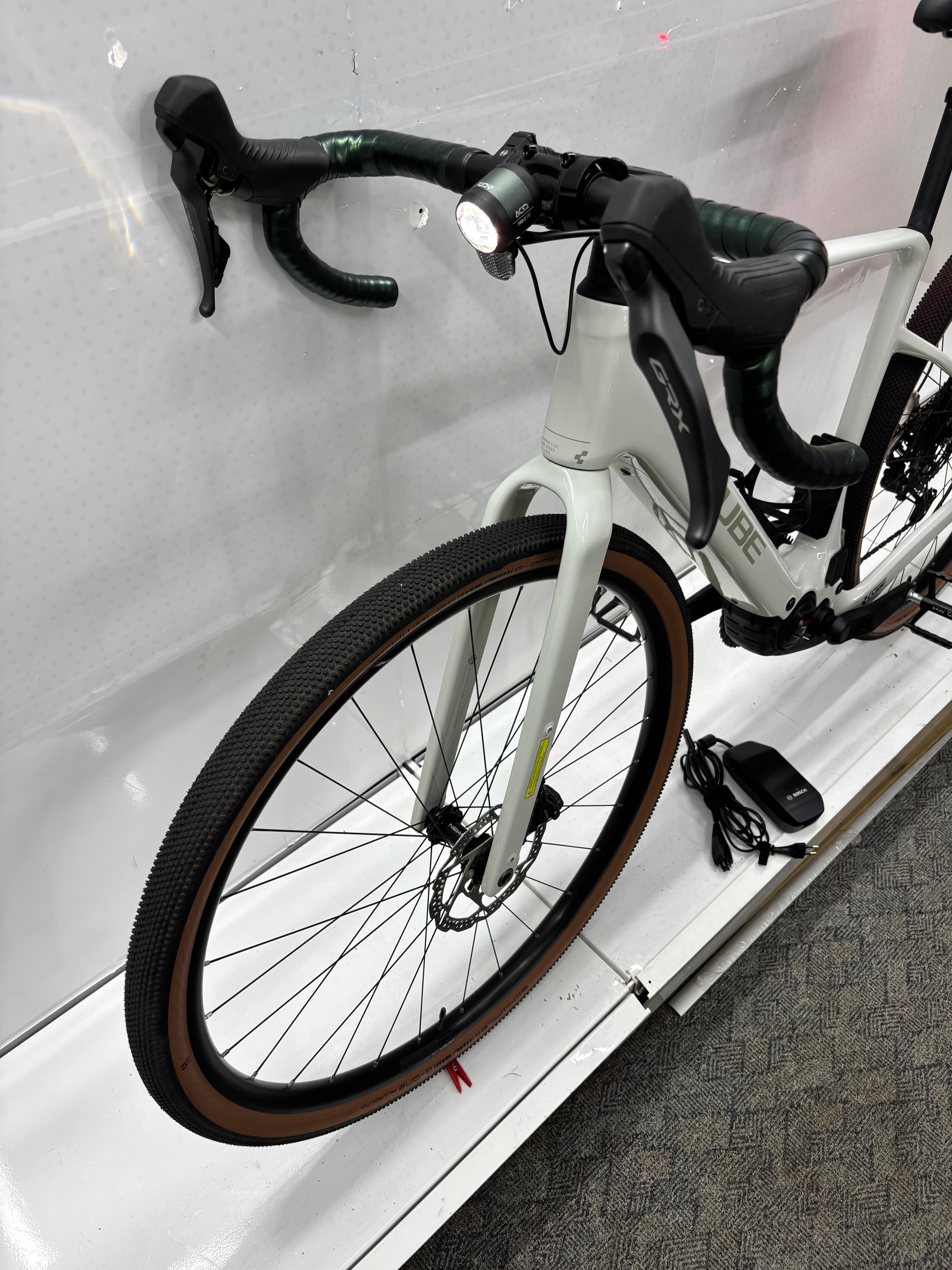 Cube Nuroad Hybrid C62 Race, E-Gravel-Bike, keine 1000 Km gefahren!
