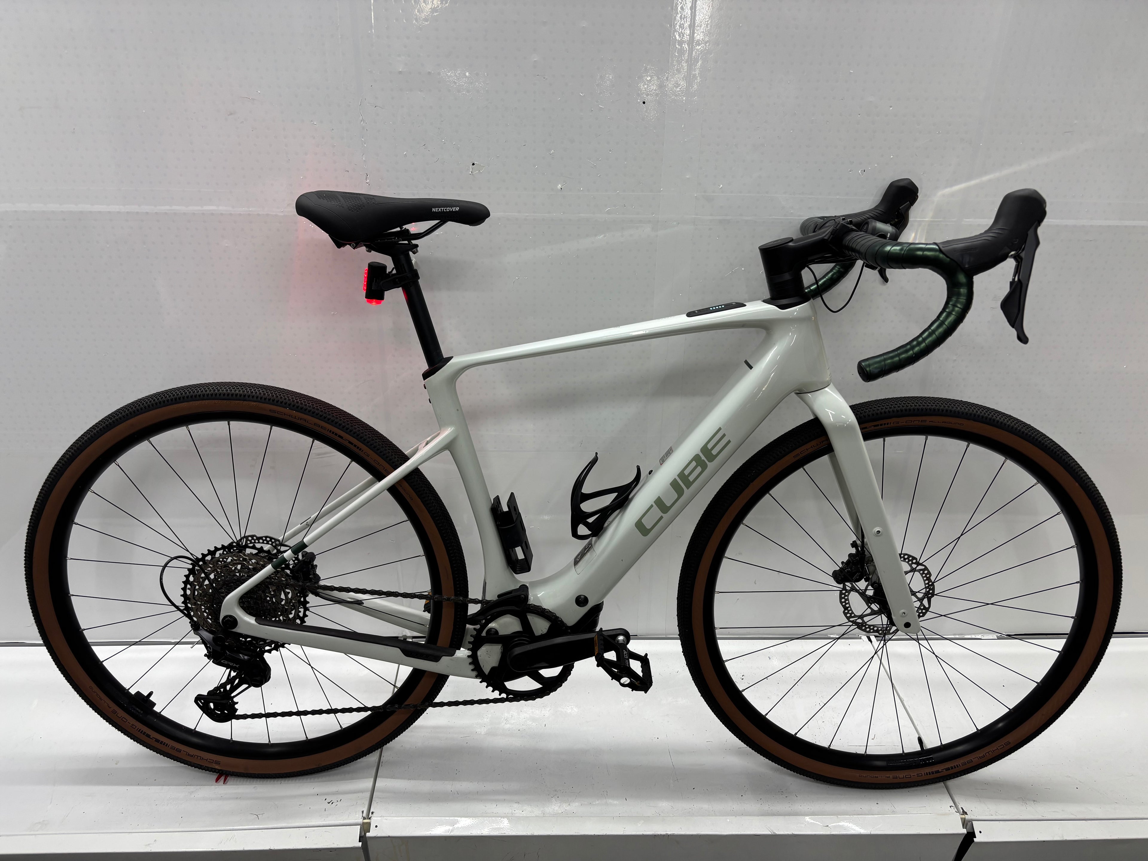 Cube Nuroad Hybrid C62 Race, E-Gravel-Bike, keine 1000 Km gefahren!