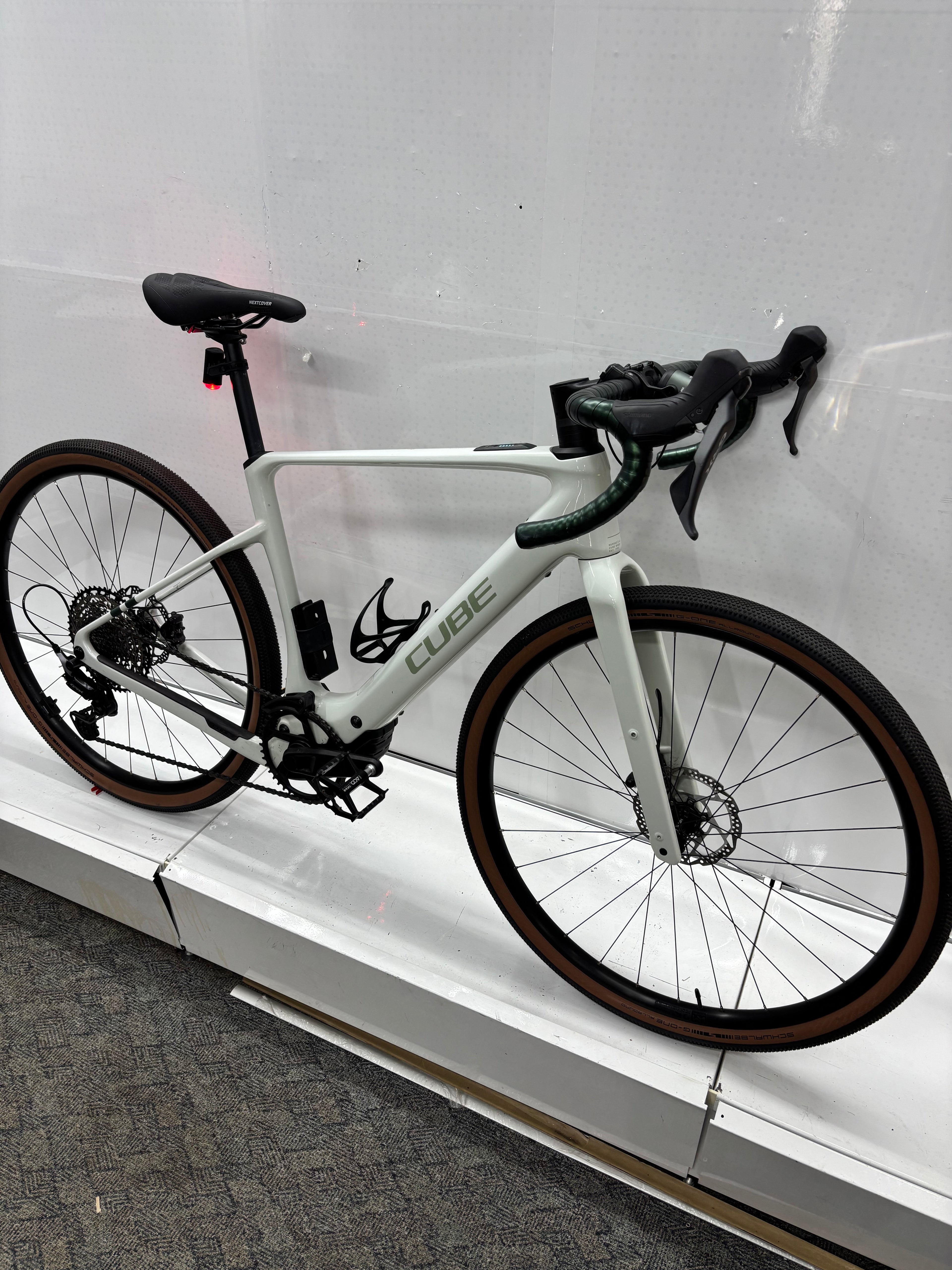 Cube Nuroad Hybrid C62 Race, E-Gravel-Bike, keine 1000 Km gefahren!