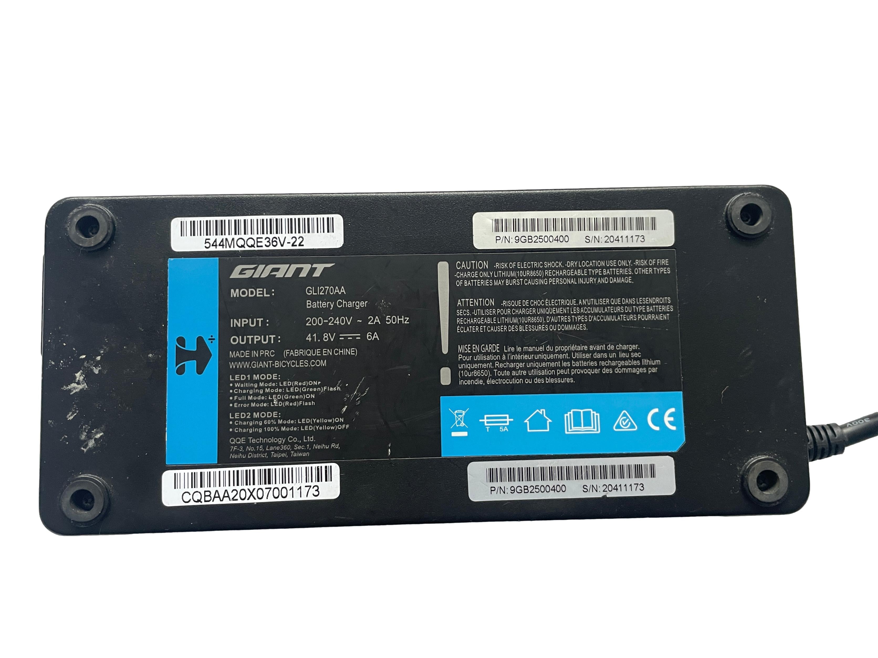 Ladegerät GIANT GLI270AA 6A Schnell-Ladegerät mit Adapter - gebraucht