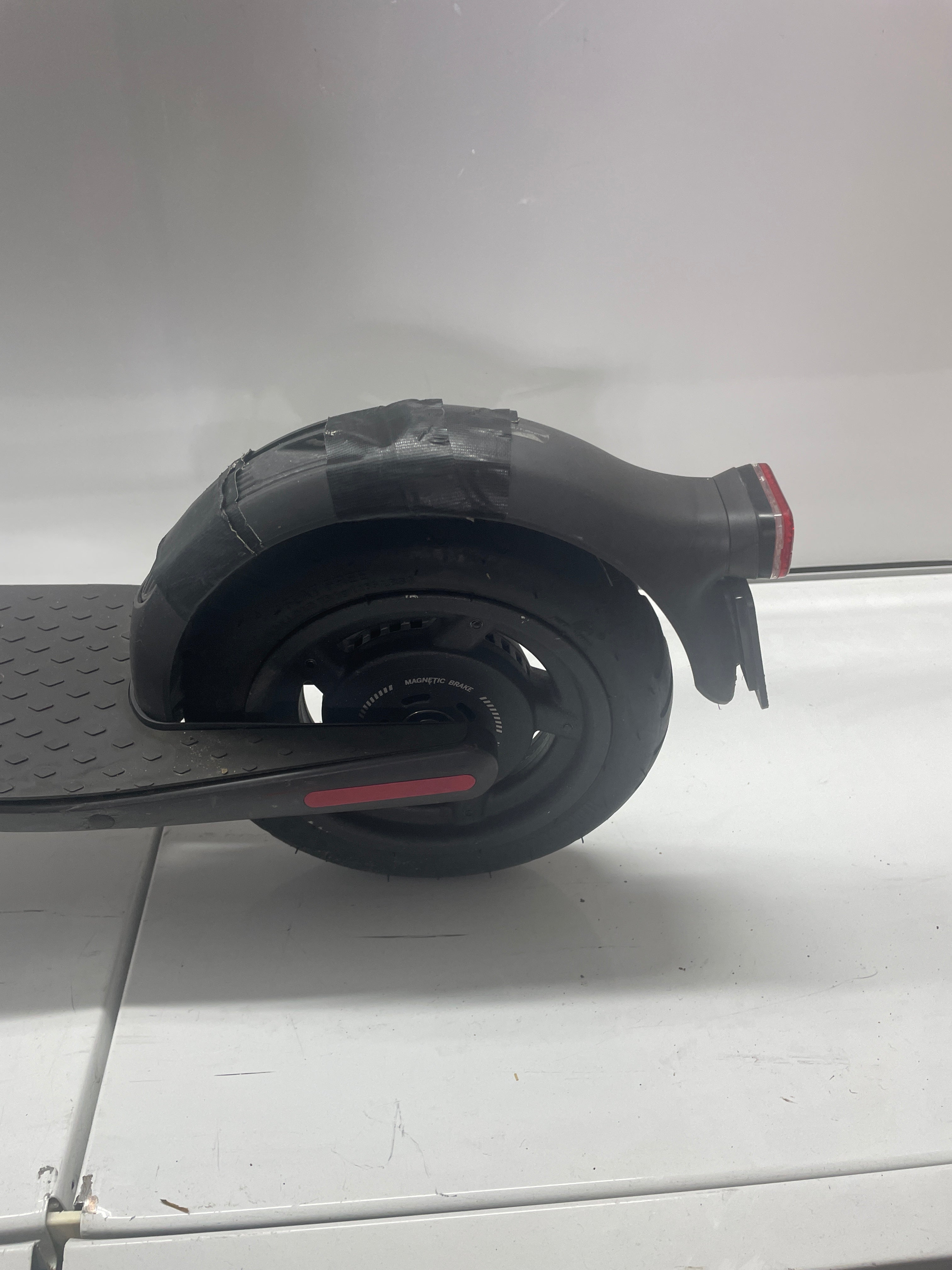 Segway ninebot KickScooter E25D - leicht reparaturbedürftig
