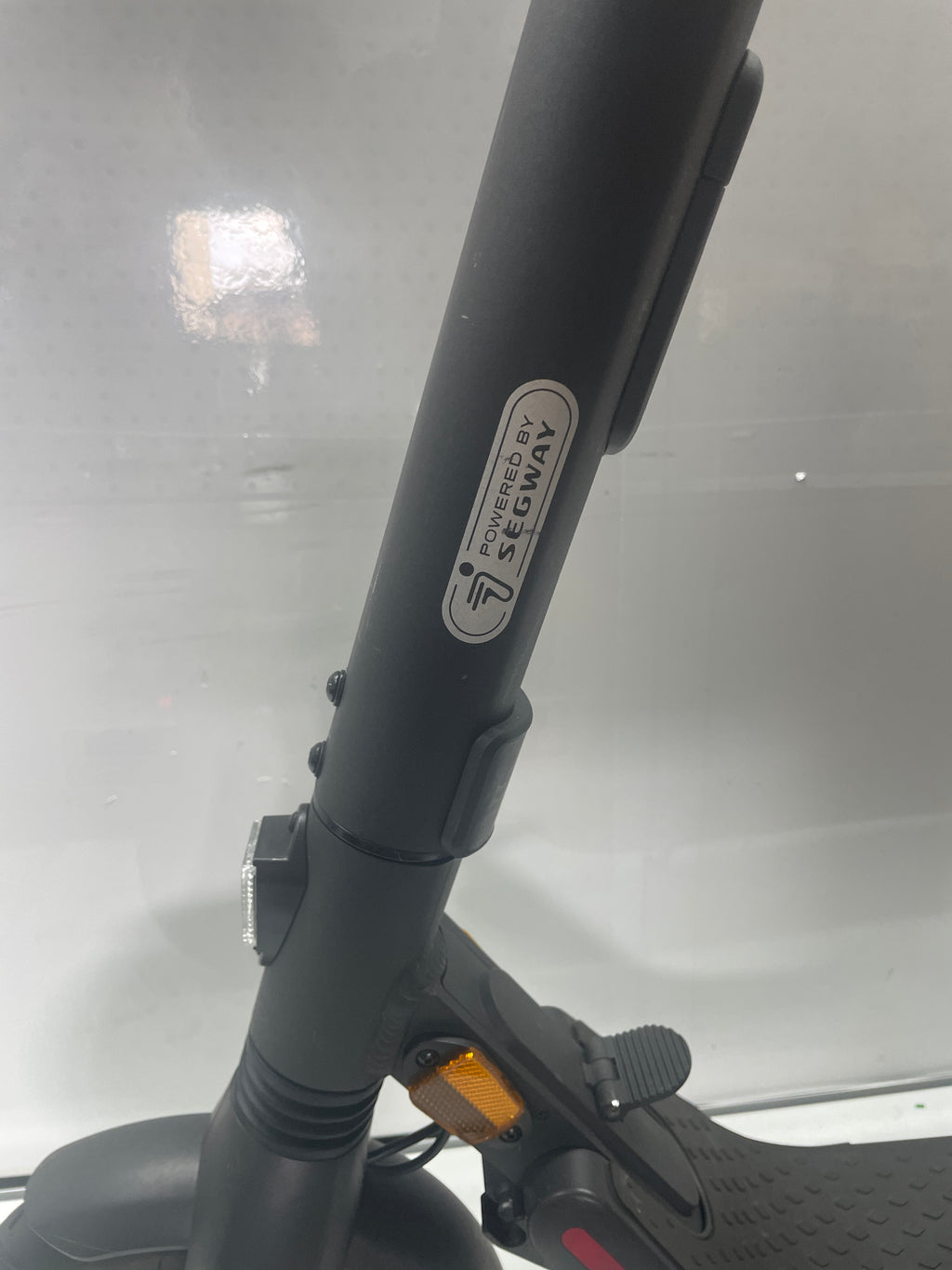 Segway ninebot KickScooter E25D - leicht reparaturbedürftig