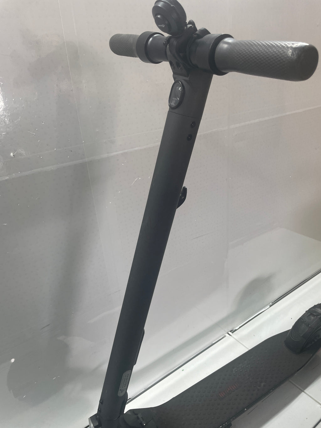 Segway ninebot KickScooter E25D - leicht reparaturbedürftig