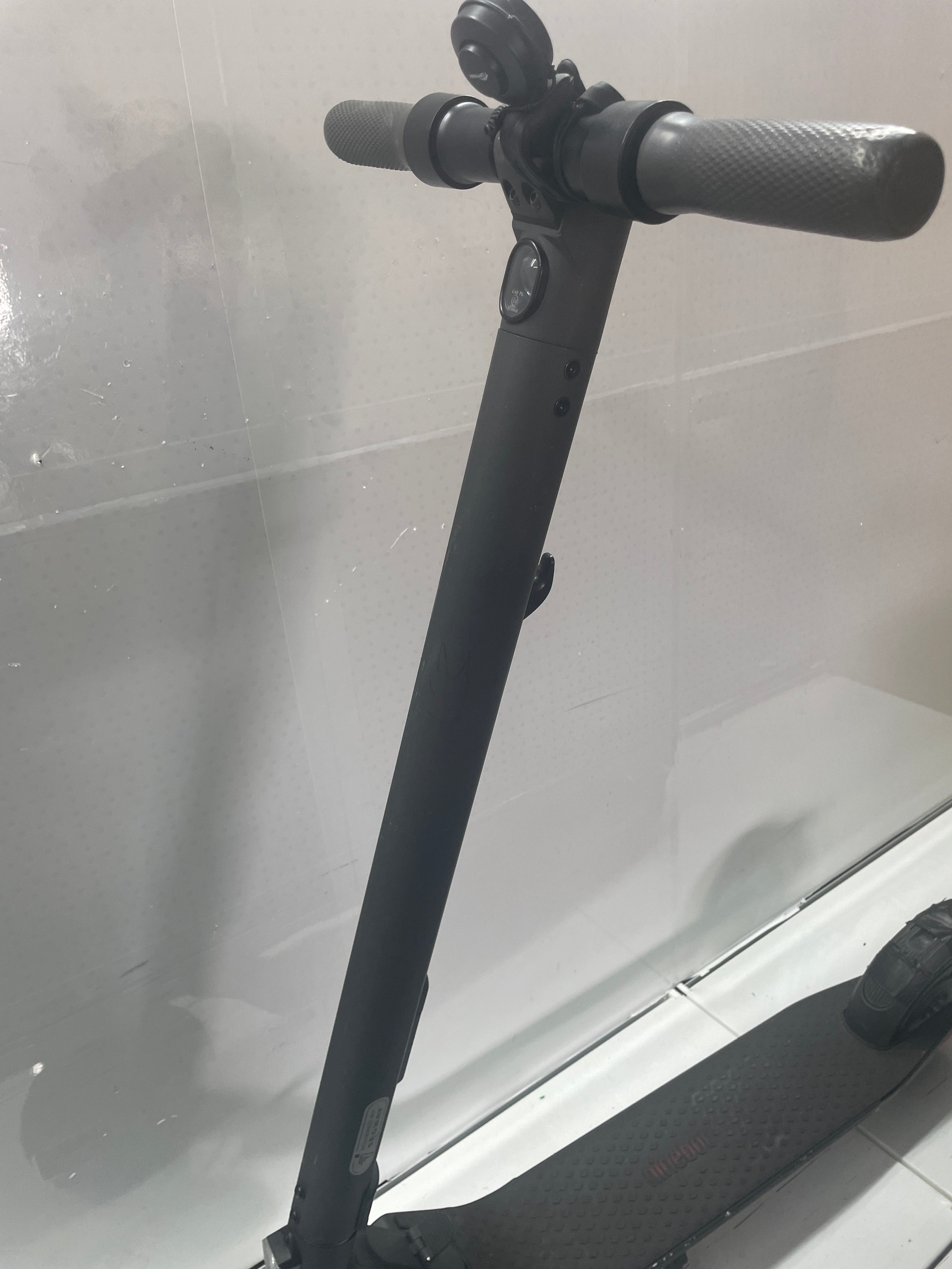 Segway ninebot KickScooter E25D - leicht reparaturbedürftig