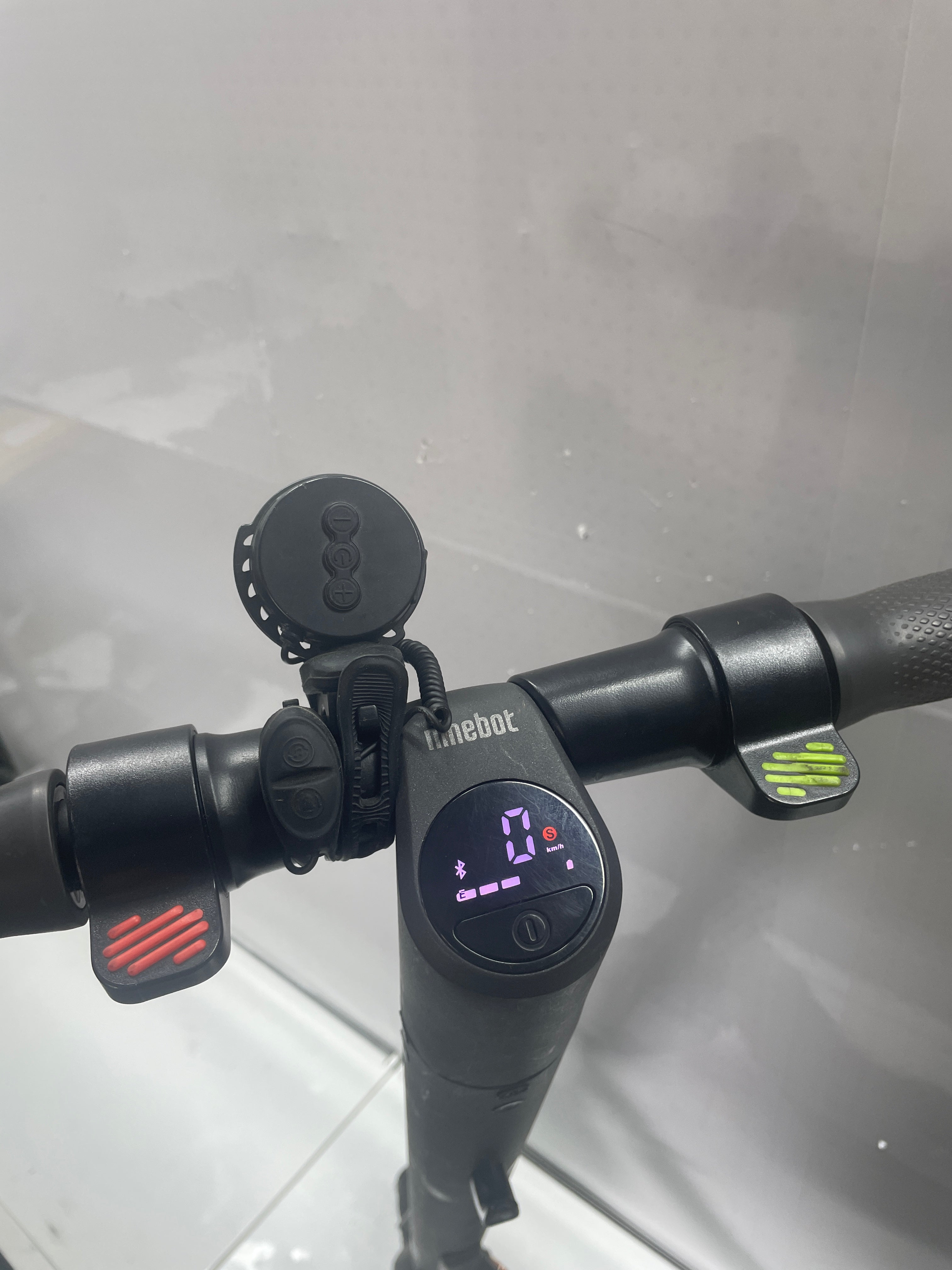 Segway ninebot KickScooter E25D - leicht reparaturbedürftig
