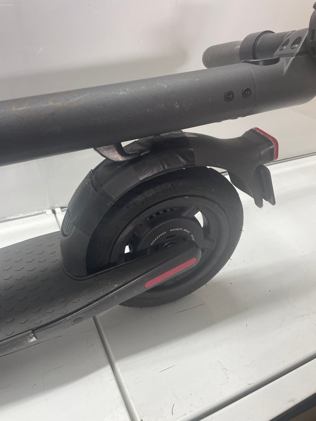 Segway ninebot KickScooter E25D - leicht reparaturbedürftig