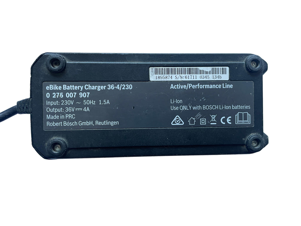 Ladegerät Bosch 4A Standard - 0 275 007 907 - gebraucht / starke Gebrauchsspuren