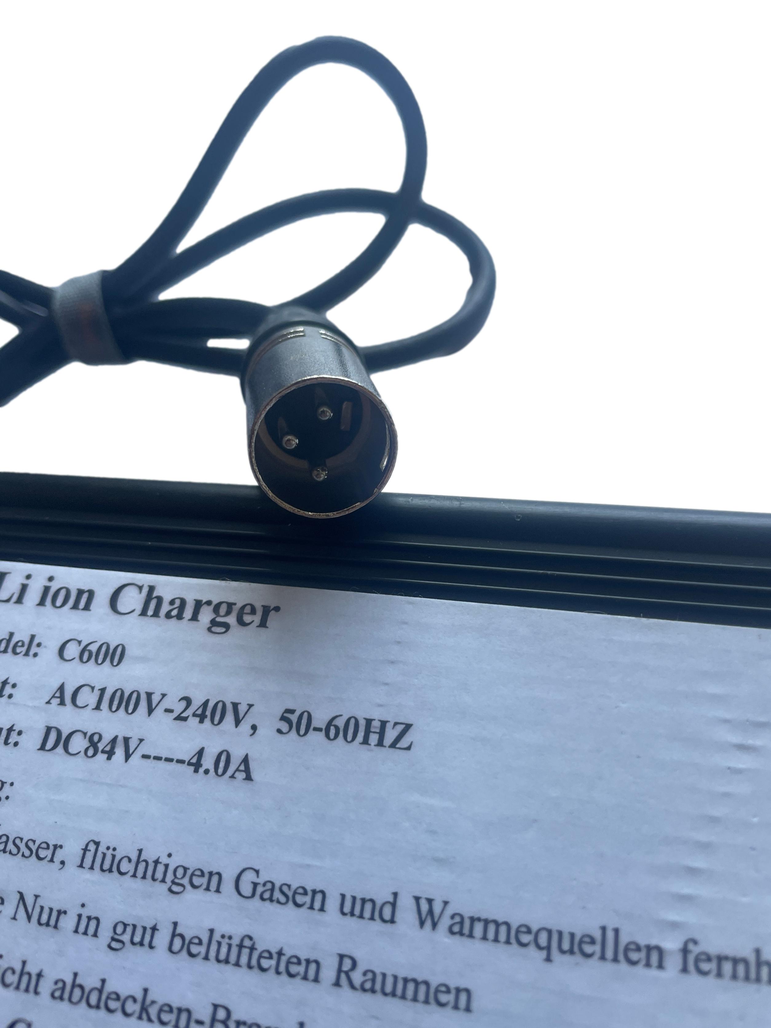 Ladegerät Li ion Charger C600 - 3 poliger Stecker - gebraucht