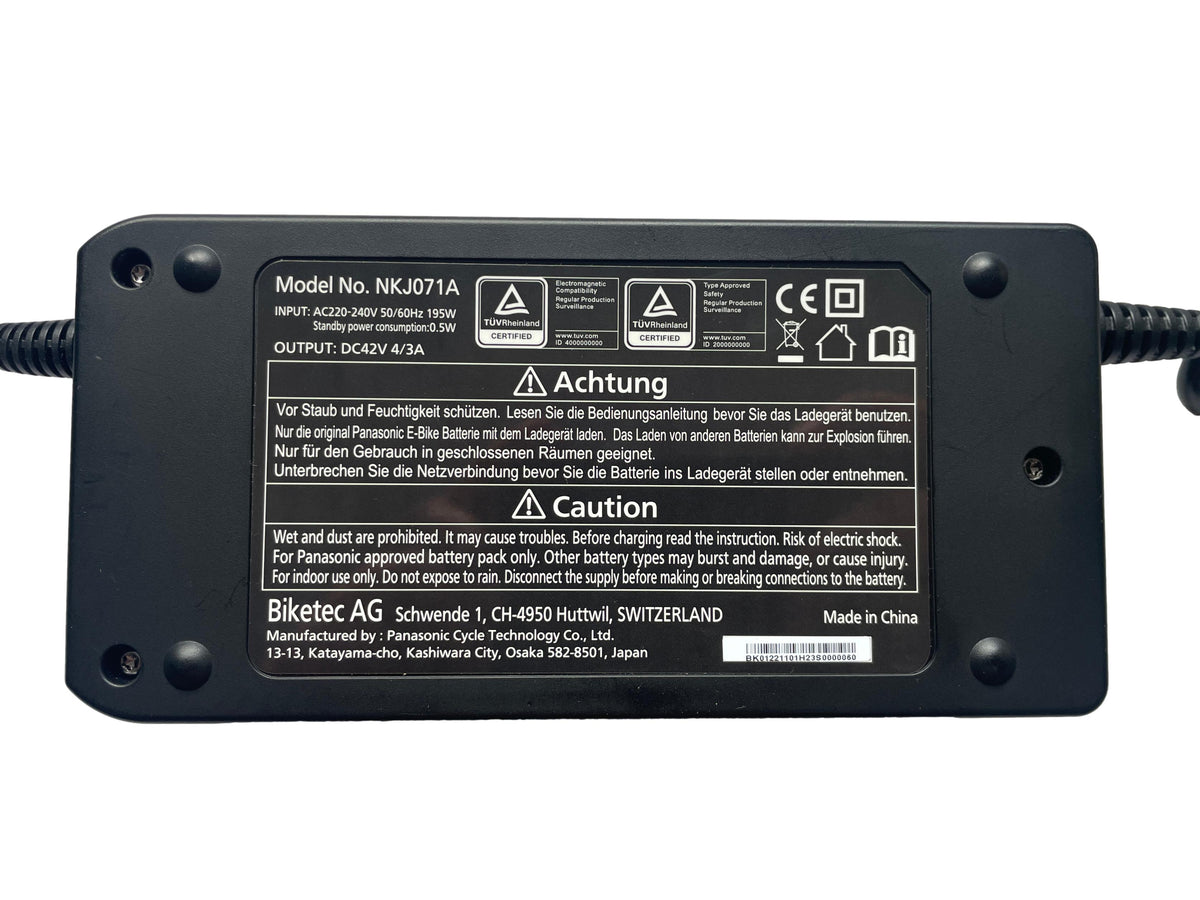 Ladegerät Panasonic Schnell-Ladegerät NKJ071A 4A  - gebraucht