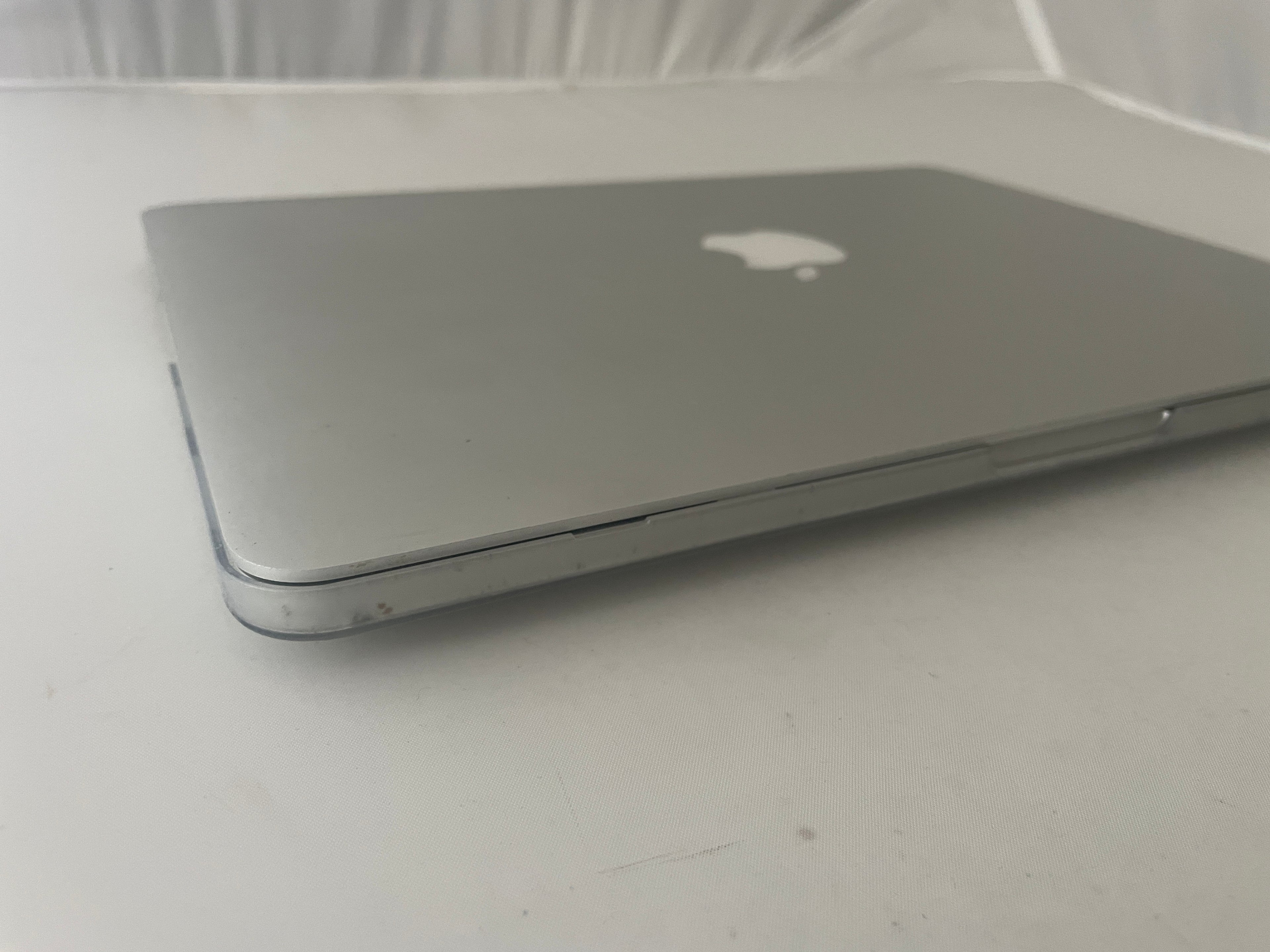 Apple Mac Book Pro silber 13 Zoll - Bastler, Ersatzteilspender, gesperrt - Ersatzteilspender, Bastler