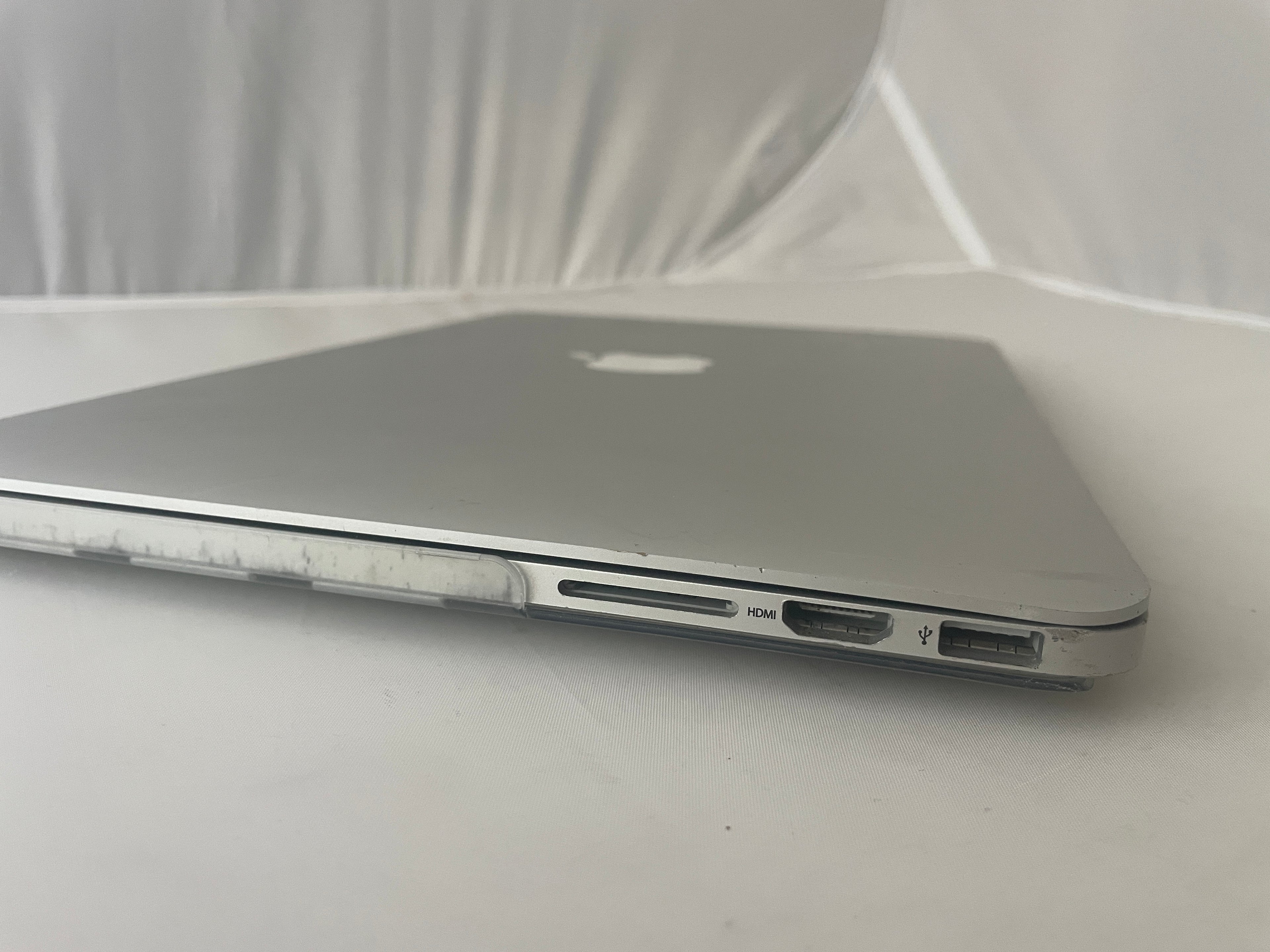 Apple Mac Book Pro silber 13 Zoll - Bastler, Ersatzteilspender, gesperrt - Ersatzteilspender, Bastler