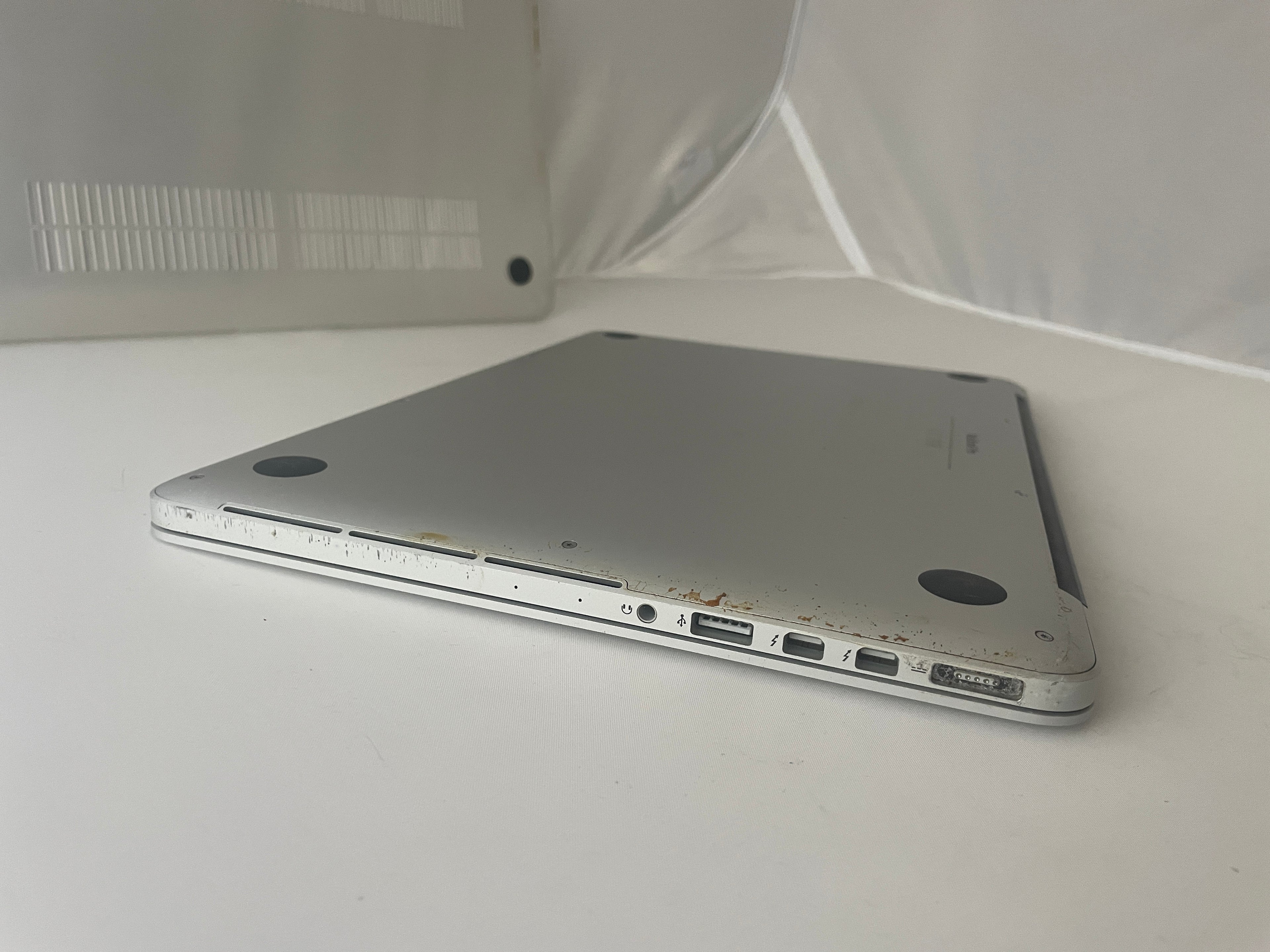 Apple Mac Book Pro silber 13 Zoll - Bastler, Ersatzteilspender, gesperrt - Ersatzteilspender, Bastler