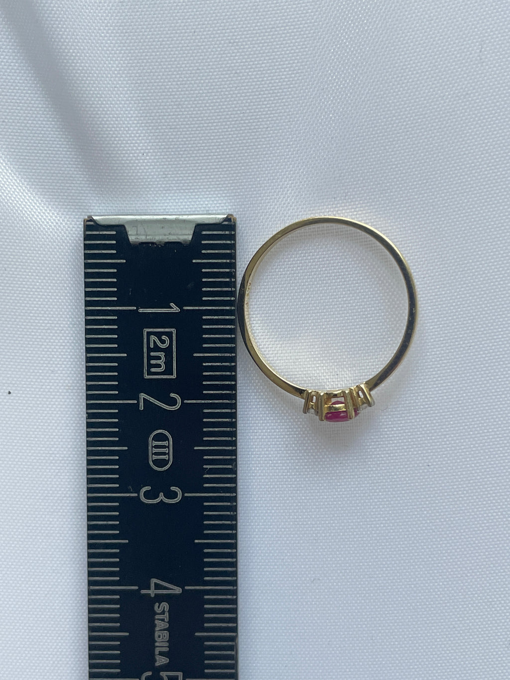 Damenring 585er Gold Rubin + 2 Brillanten