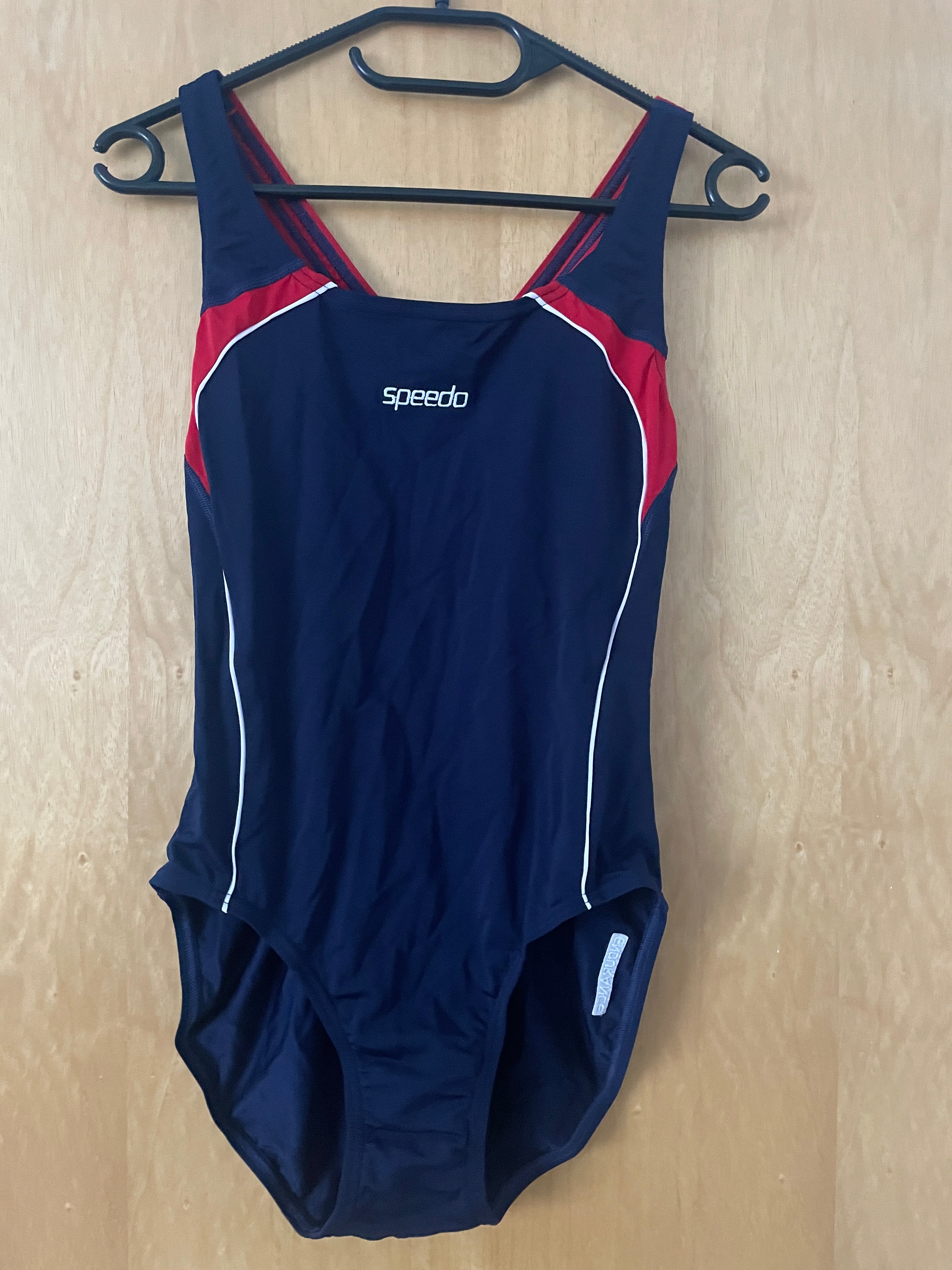 Speedo Damen Badeanzug Größe 42 - NEU