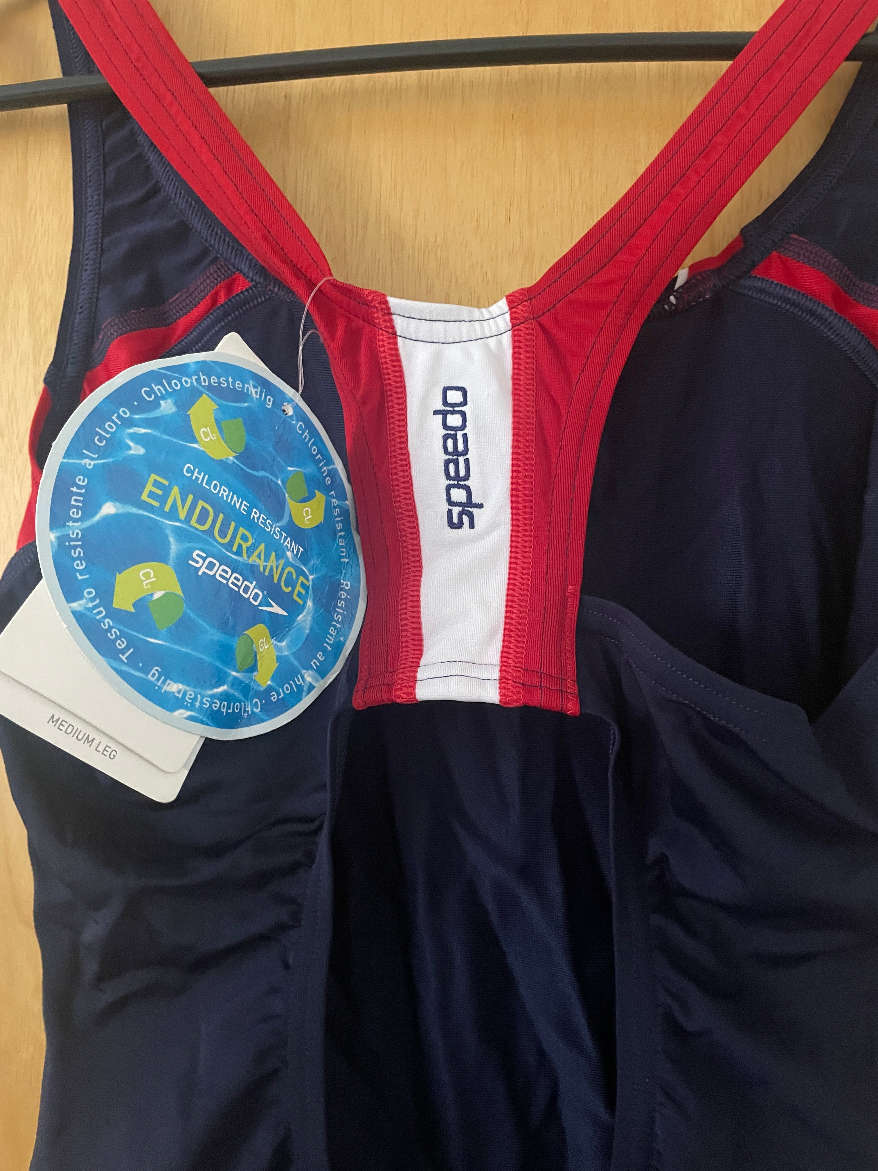 Speedo Damen Badeanzug Größe 42 - NEU