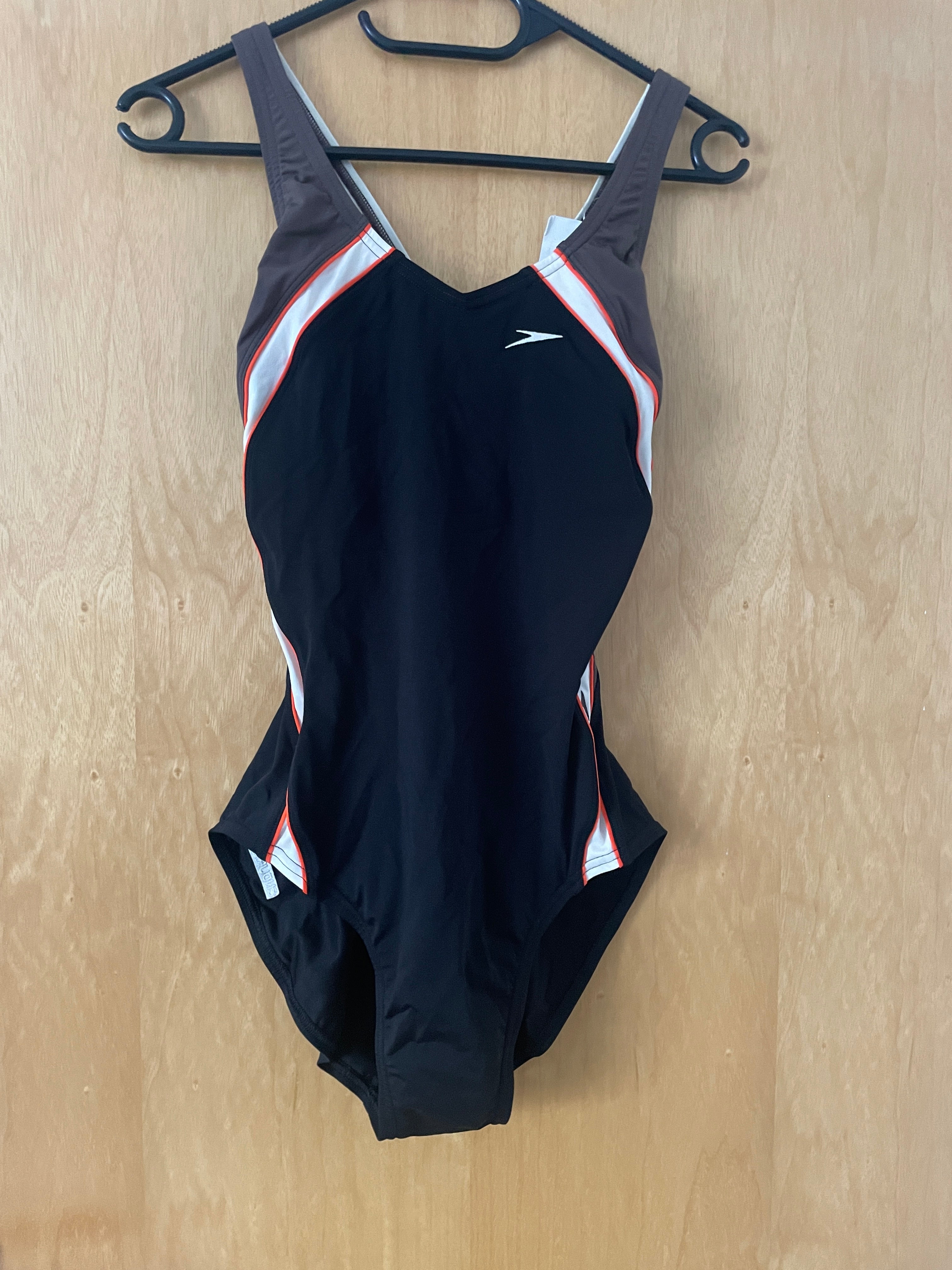 Speedo Damen Badeanzug Größe 42 - NEU