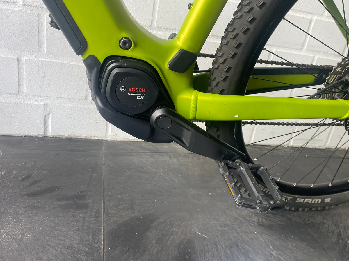 Cube Hybrid Race 800 - Rahmengr. XL erst 325 Km wie neu
