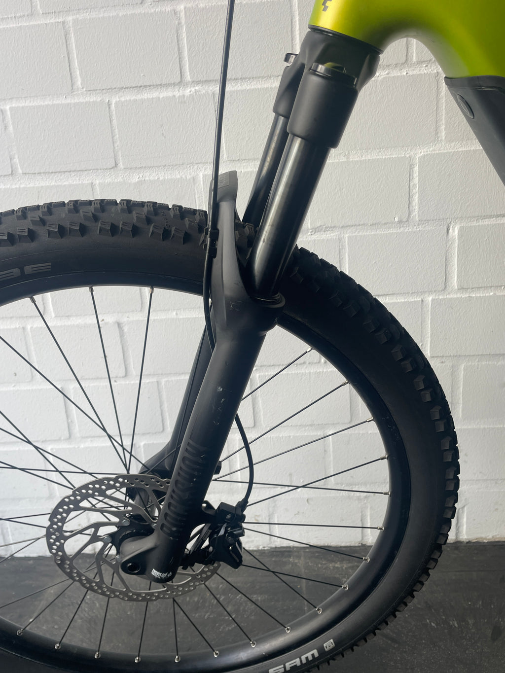 Cube Hybrid Race 800 - Rahmengr. XL erst 325 Km wie neu