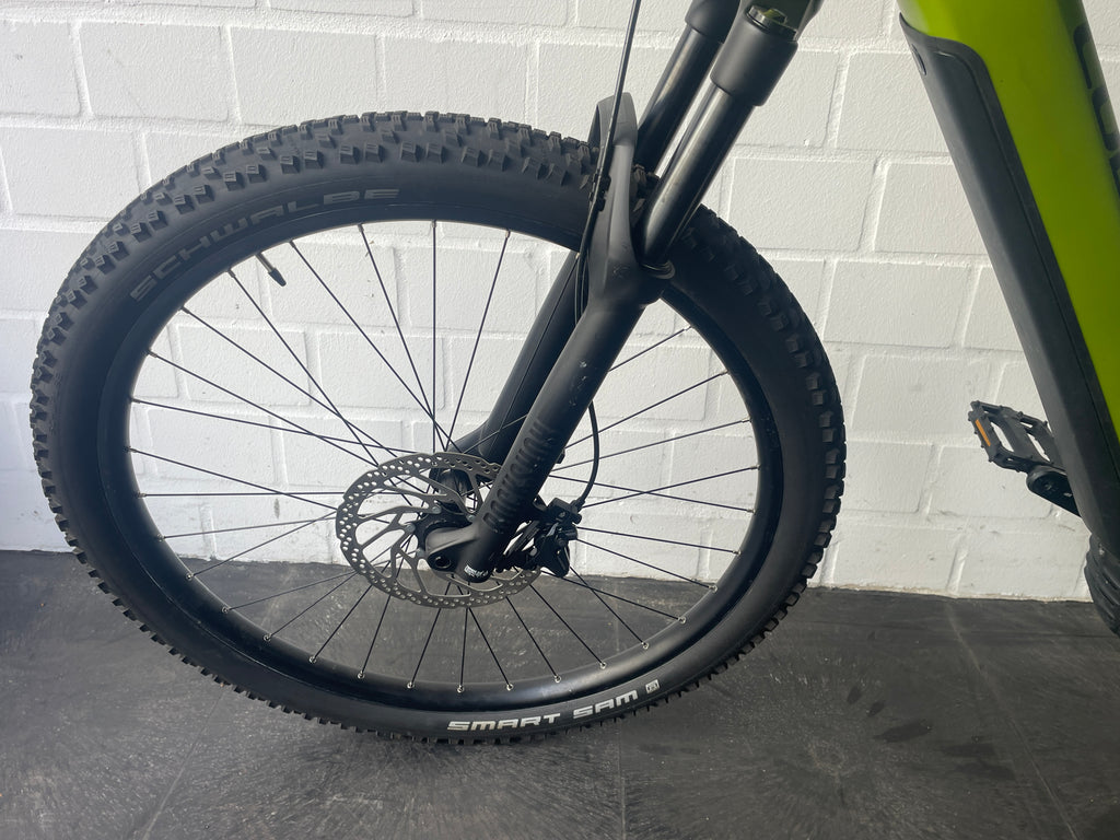 Cube Hybrid Race 800 - Rahmengr. XL erst 325 Km wie neu