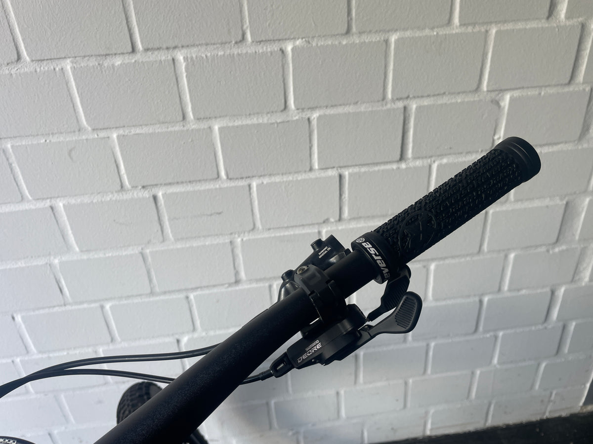 Cube Hybrid Race 800 - Rahmengr. XL erst 325 Km wie neu