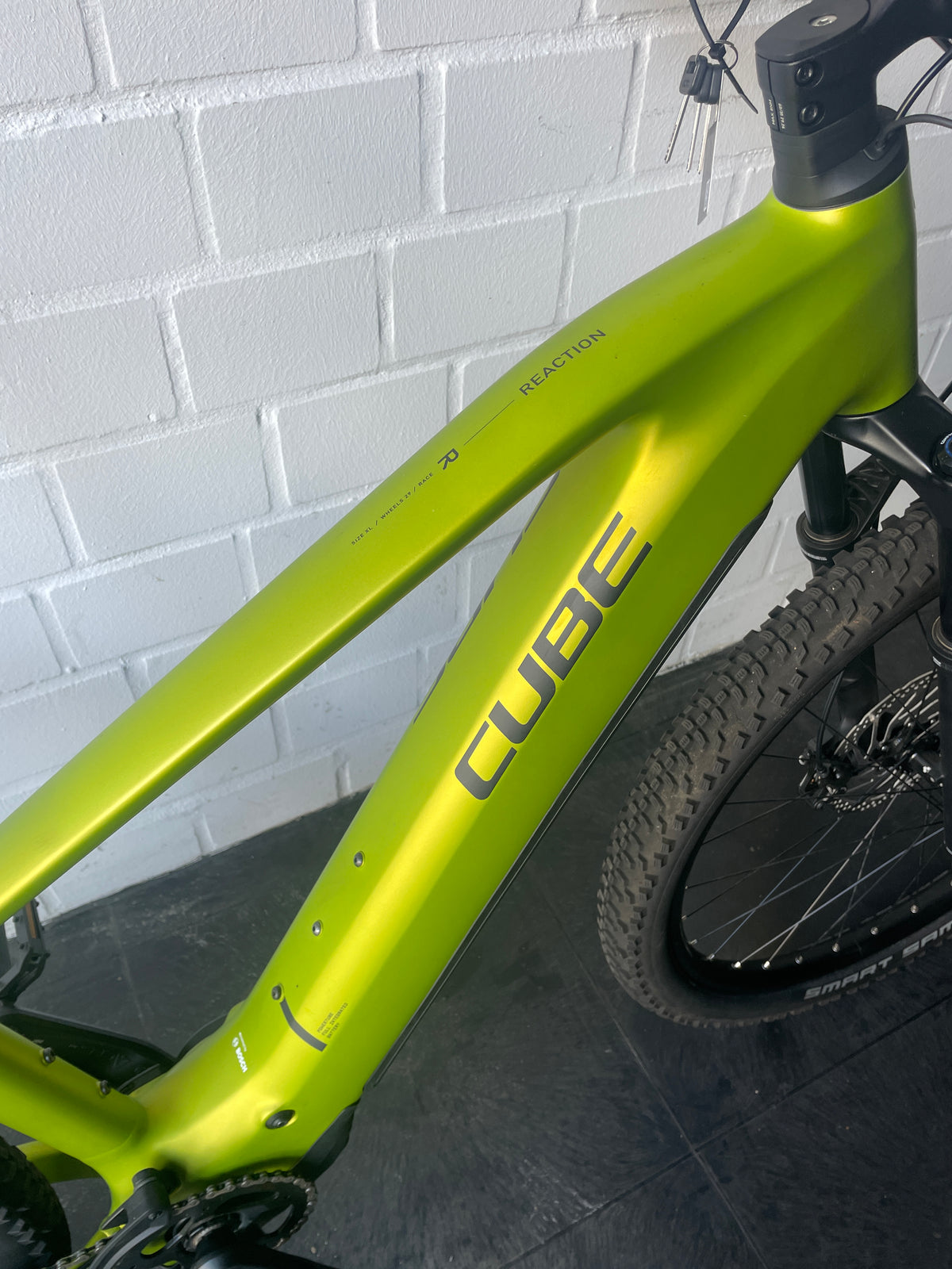 Cube Hybrid Race 800 - Rahmengr. XL erst 325 Km wie neu