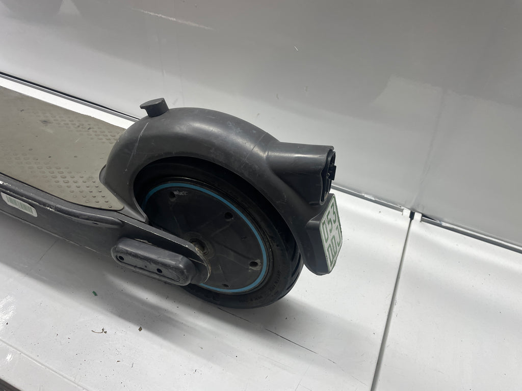 ninebot KickScooter MAX  Model: G30D II - Bastler zum Reparieren, Ersatzteile