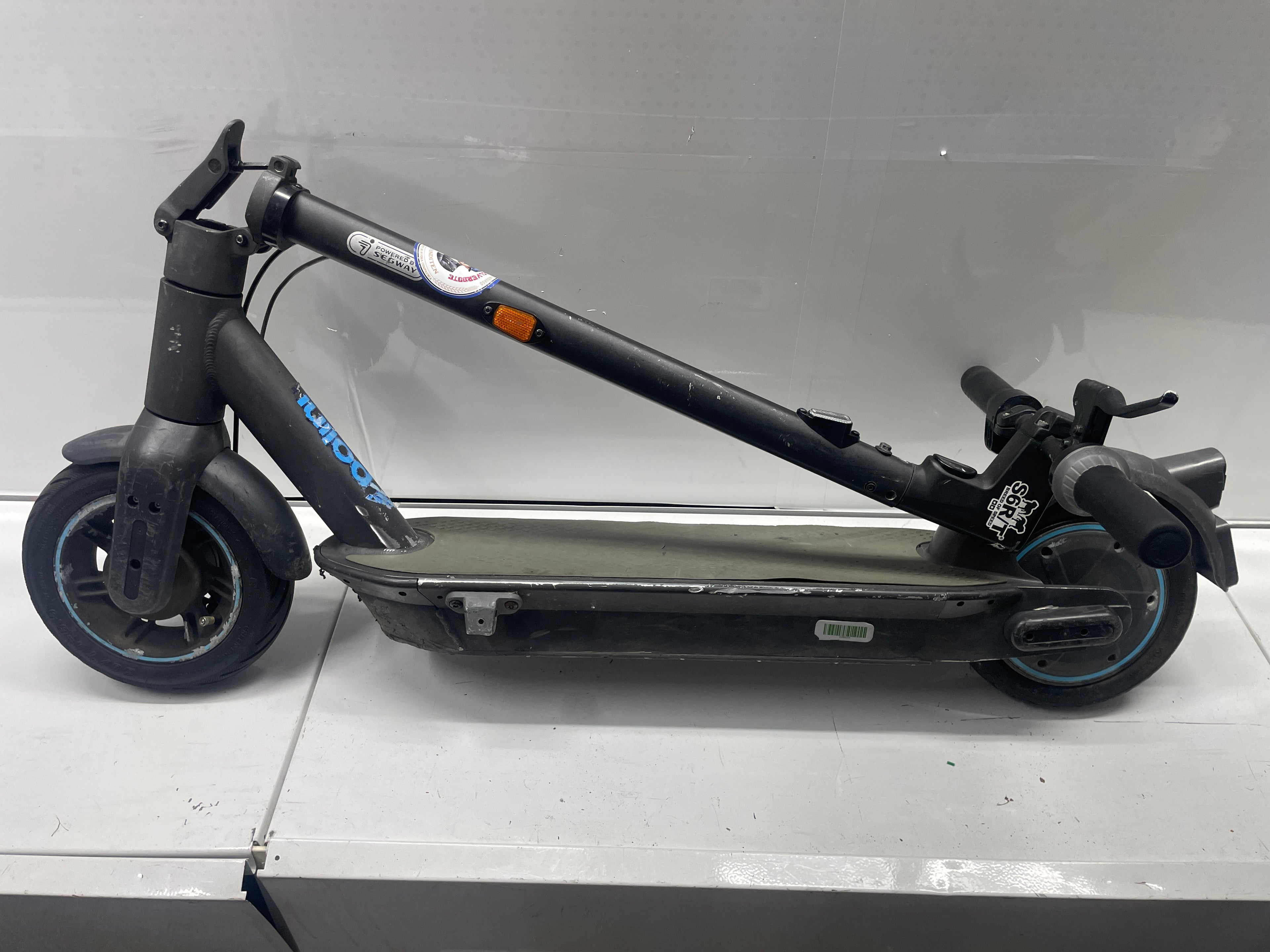 ninebot KickScooter MAX  Model: G30D II - Bastler zum Reparieren, Ersatzteile