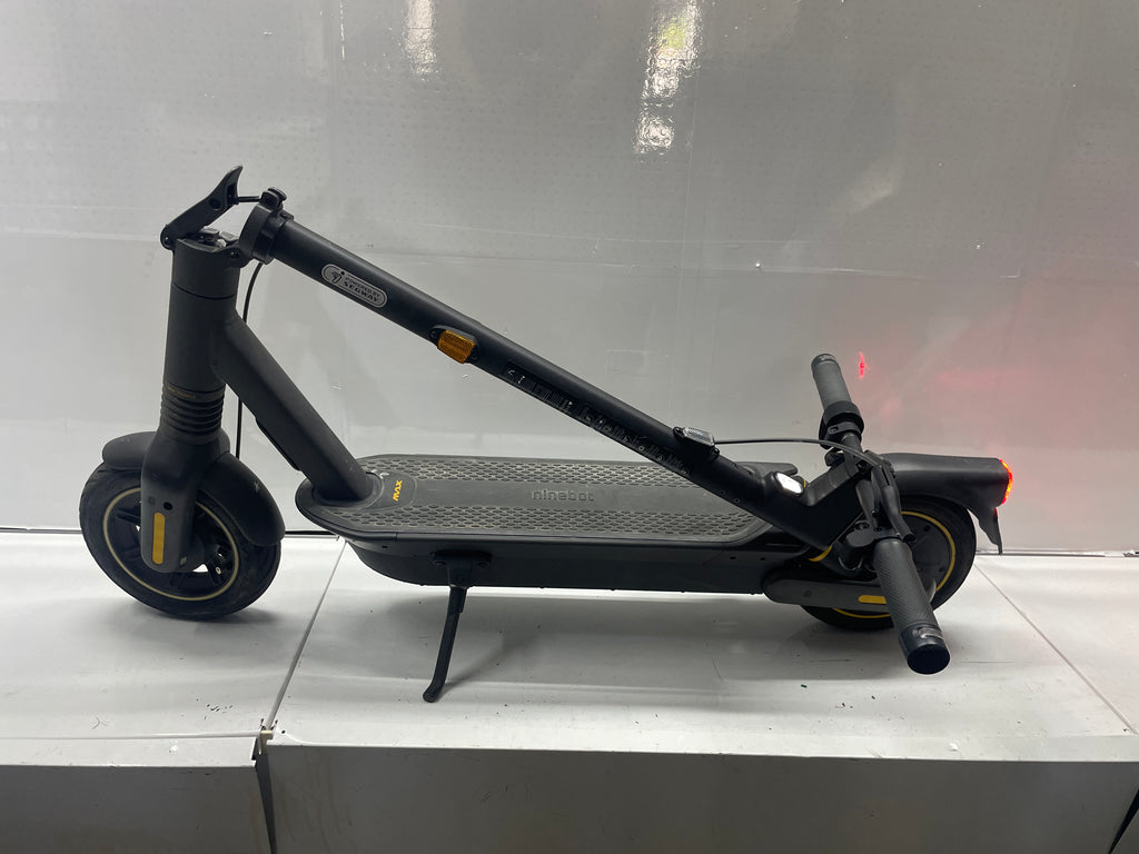 ninebot KickScooter MAX G2 Model: 051501D
