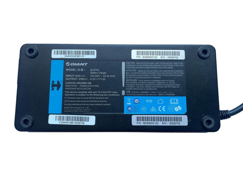 GIANT GLI270C 6A Schnell-Ladegerät mit Adapter