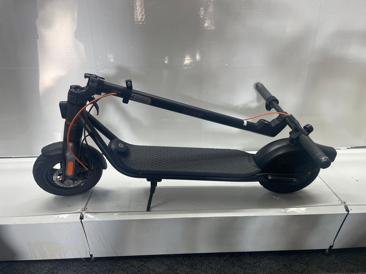 Segway ninebot KickScooter F2 PRO - BASTLER