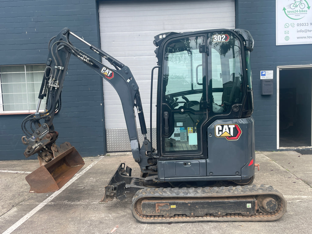 Mini-Ketten-Bagger, CAT 302-05A CR + Tiefenlöffel 755 Std - gebraucht