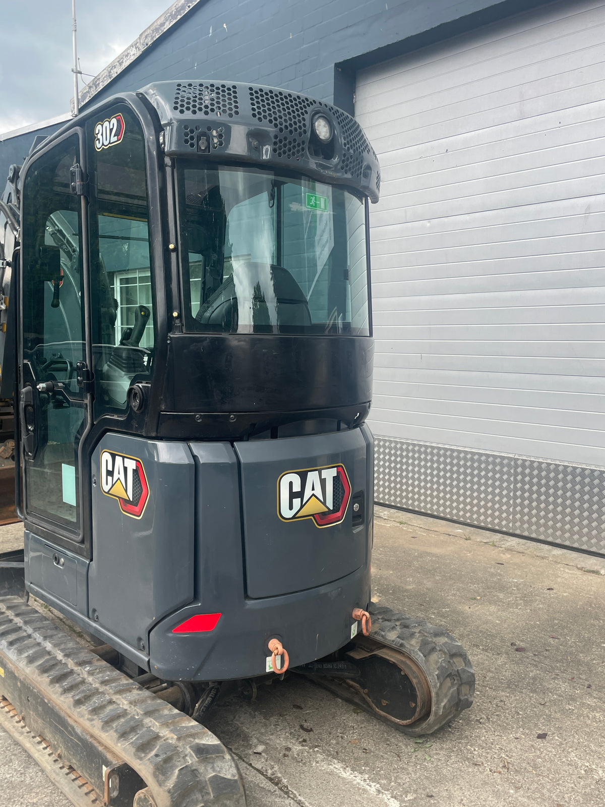 Mini-Ketten-Bagger, CAT 302-05A CR + Tiefenlöffel 755 Std - gebraucht