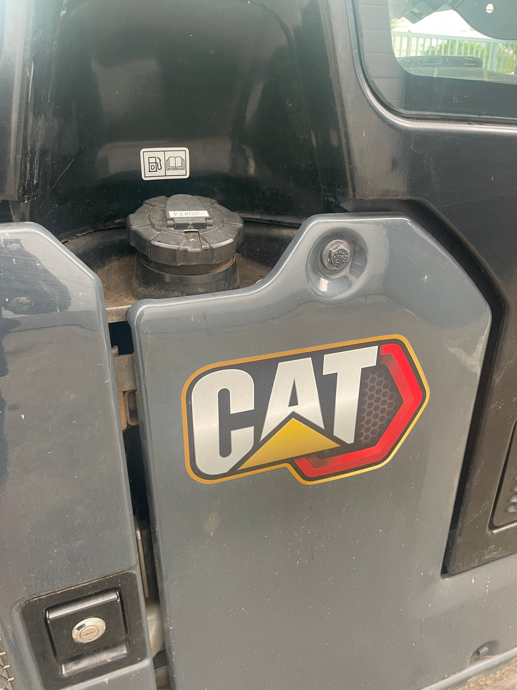 Mini-Ketten-Bagger, CAT 302-05A CR + Tiefenlöffel 755 Std - gebraucht