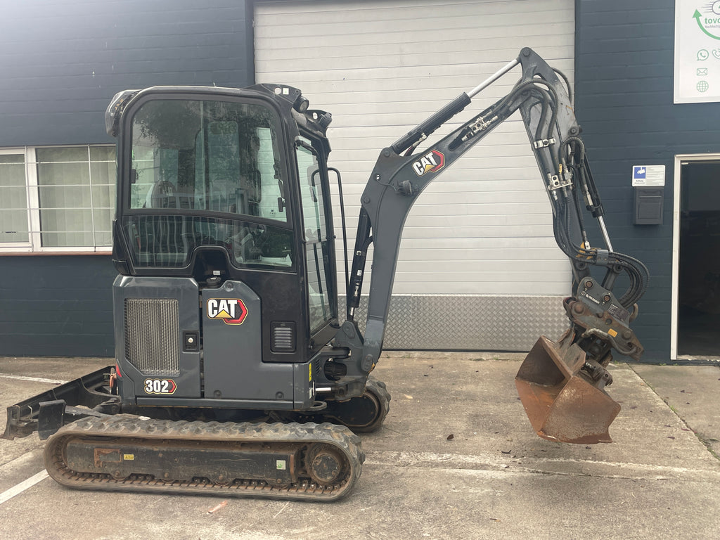 Mini-Ketten-Bagger, CAT 302-05A CR + Tiefenlöffel 755 Std - gebraucht