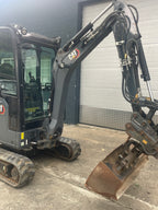 Mini-Ketten-Bagger, CAT 302-05A CR + Tiefenlöffel 755 Std - gebraucht