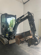 Mini-Ketten-Bagger, CAT 302-05A CR + Tiefenlöffel 755 Std - gebraucht