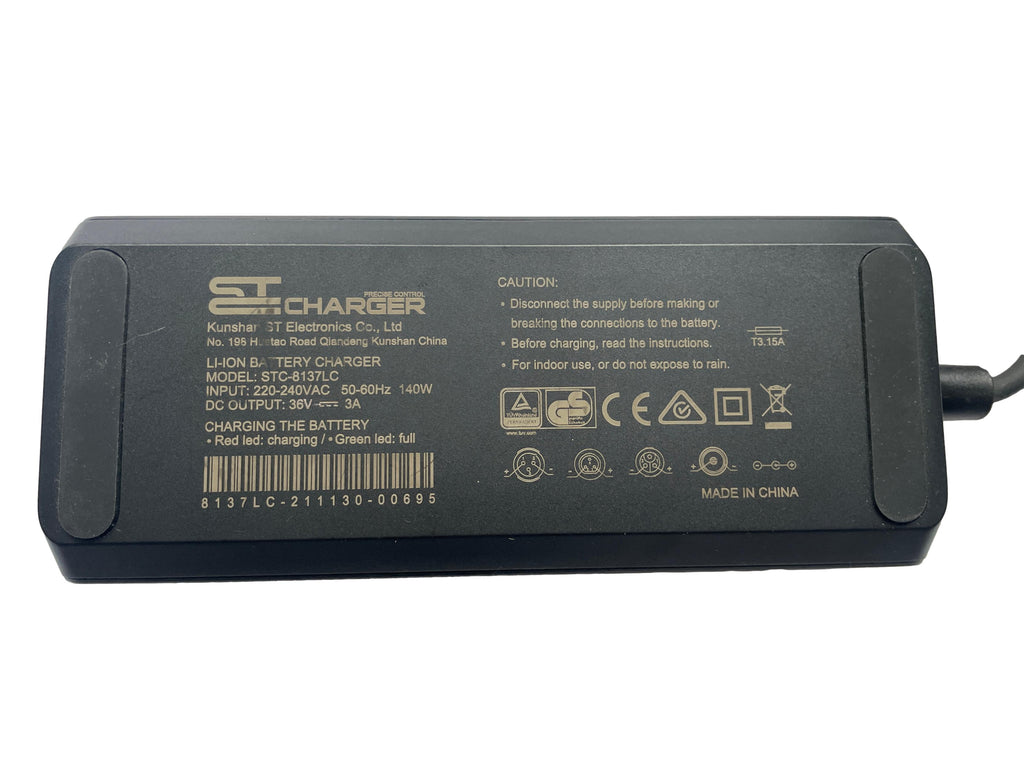 ST Charger STC-8137LC