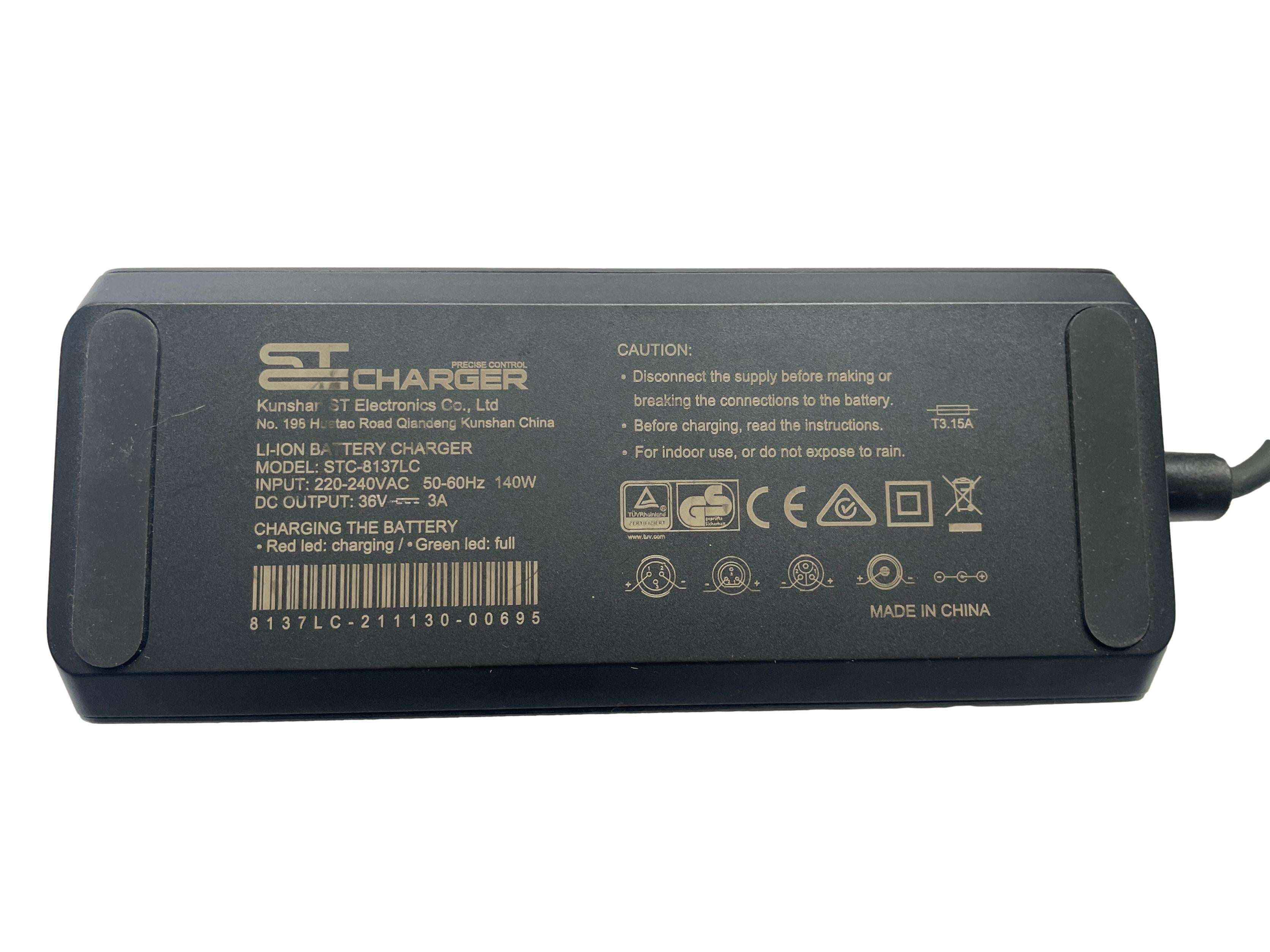ST Charger STC-8137LC