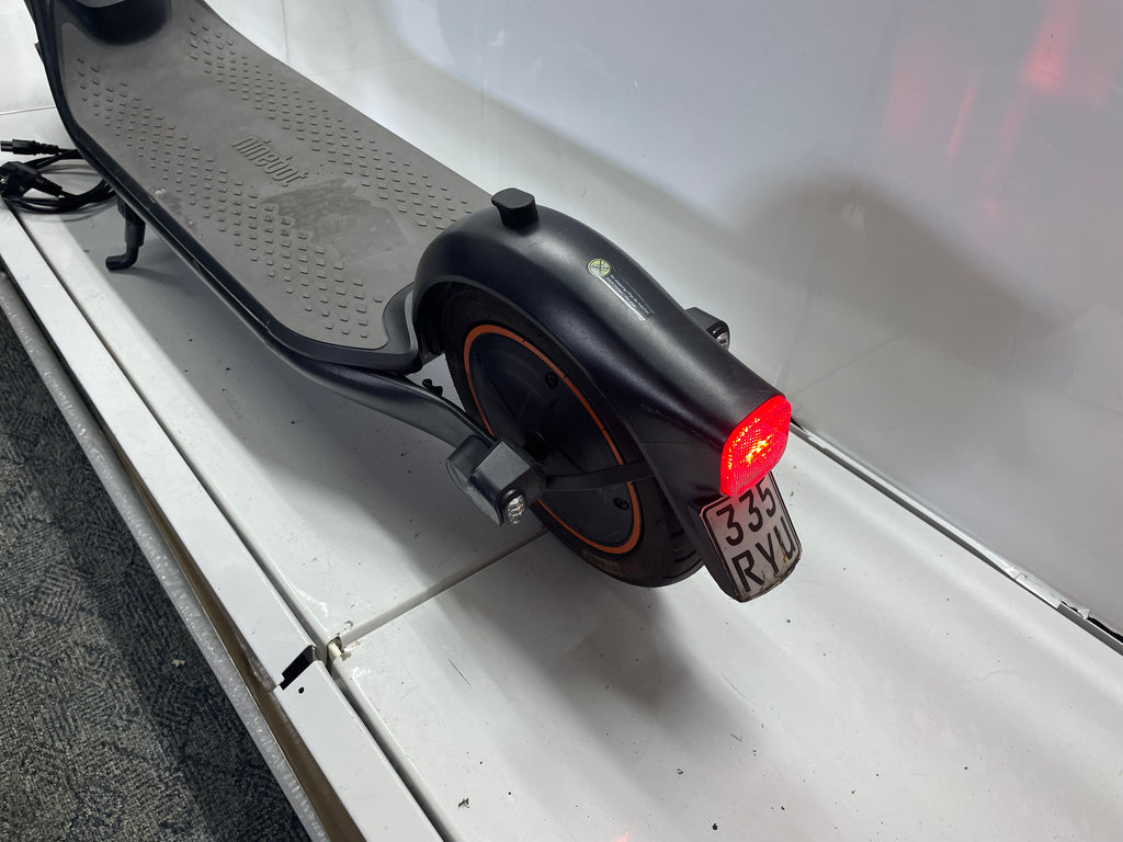 Segway ninebot KickScooter F65D
