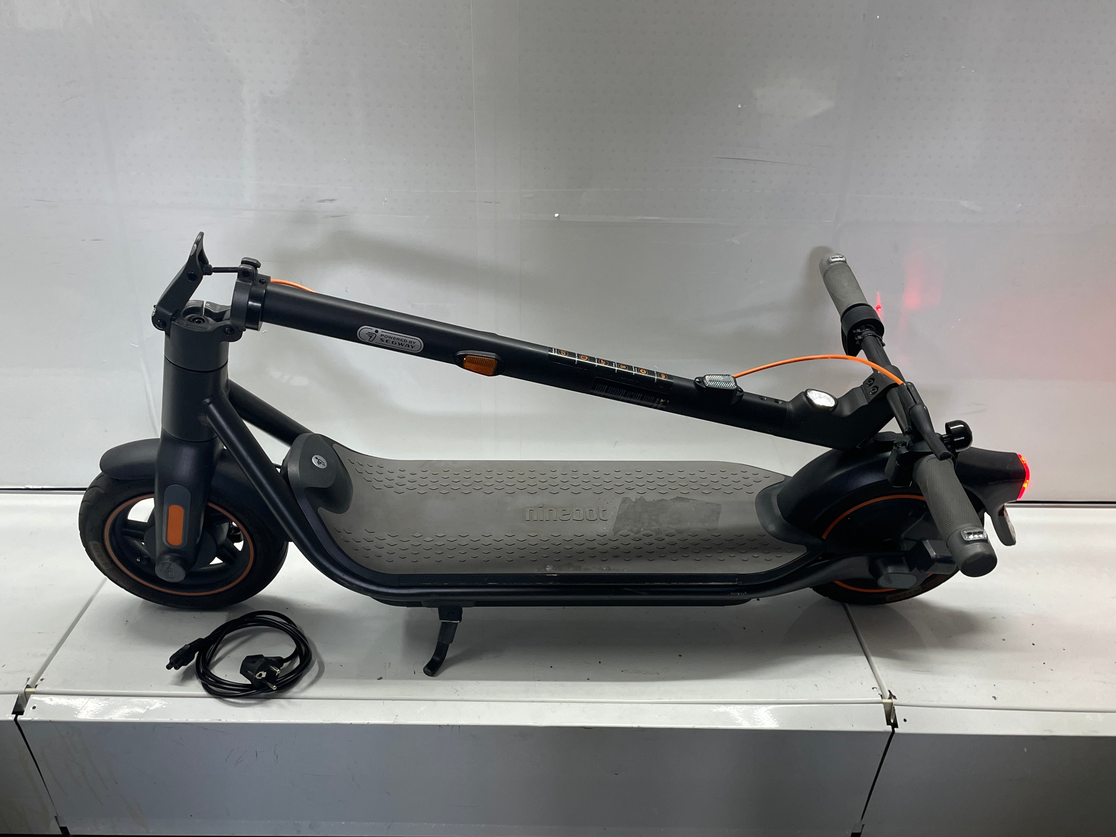 Segway ninebot KickScooter F65D