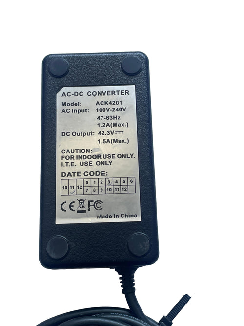AC-DC Ladekabel für E-Scooter/E-Bikes, Model: ACK4201